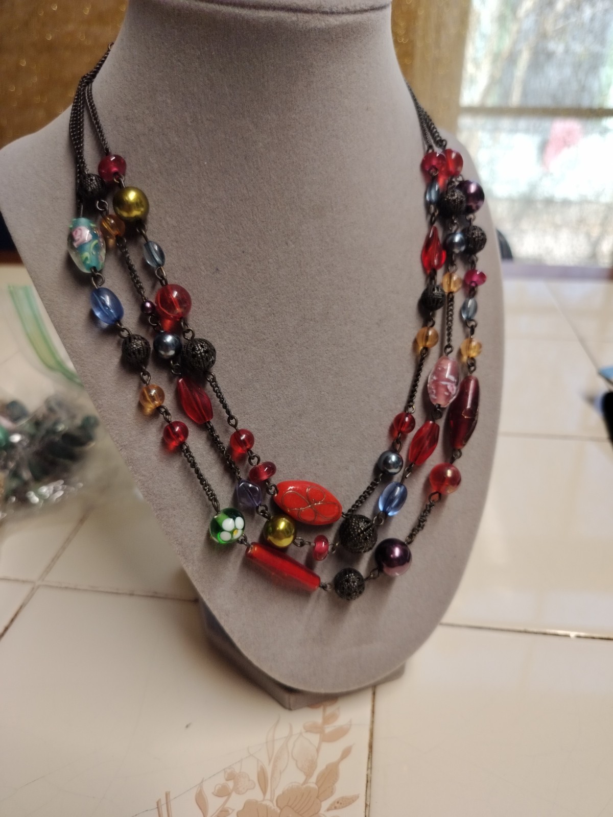 AVON SP Colorful 3 Strand Glass/Acrylic/Metal Beaded Necklace Bronze Tone Flower