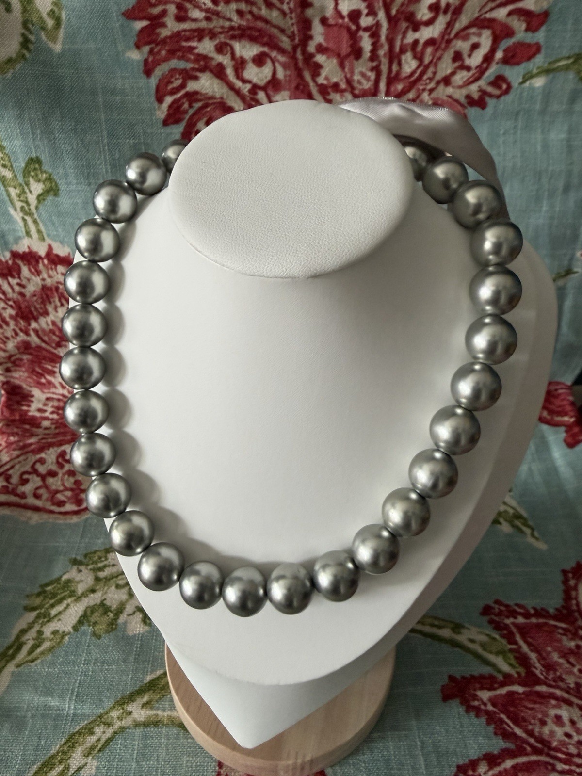Chunky Pearl Ribbon Tie Necklace