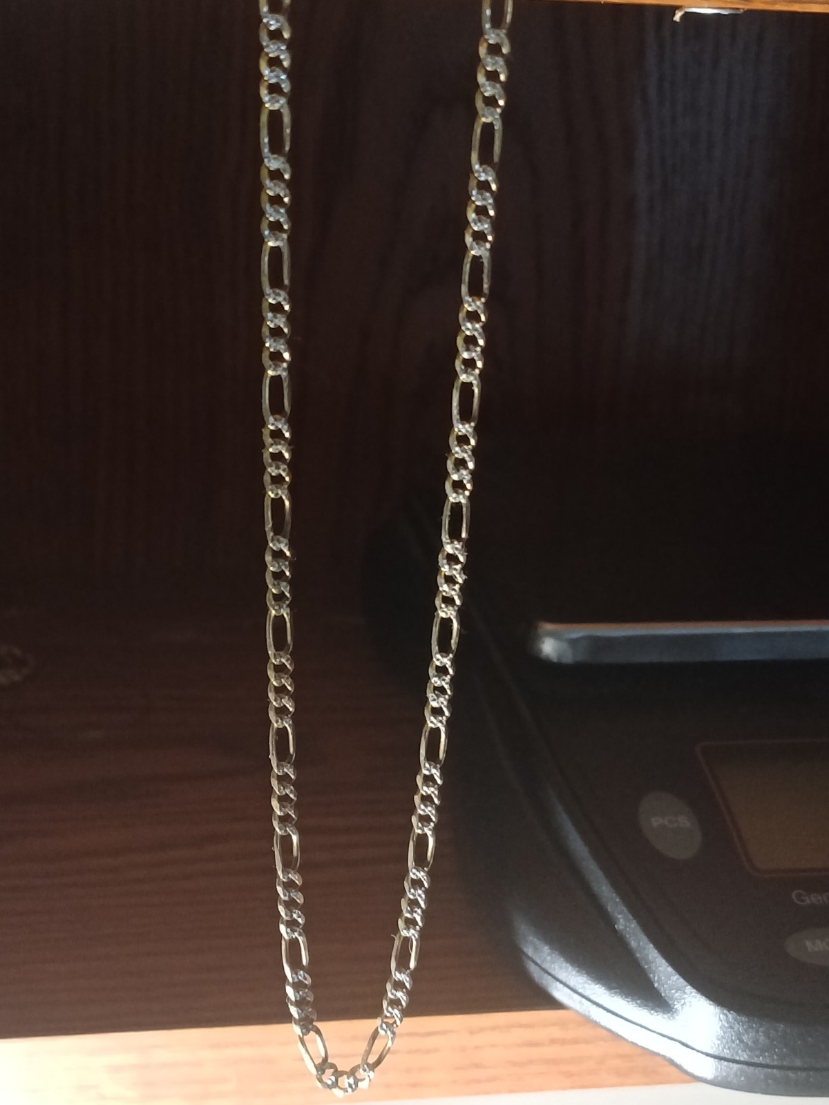 Gold Tone Metal Figaro Chain Necklace, No Main/Secondary Stone, 0 Gemstones