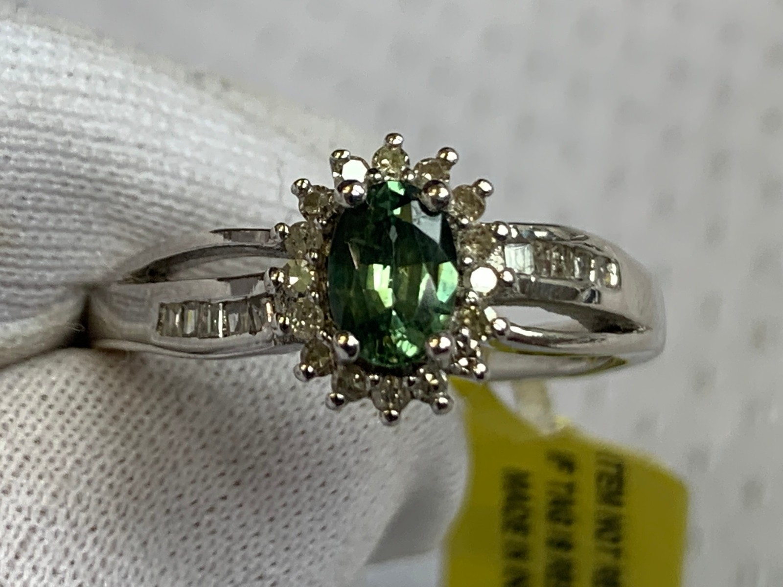 Sterling Silver Diamond Ring 3.24g Fine Jewelry Size 7 Band Green Stone *READ*