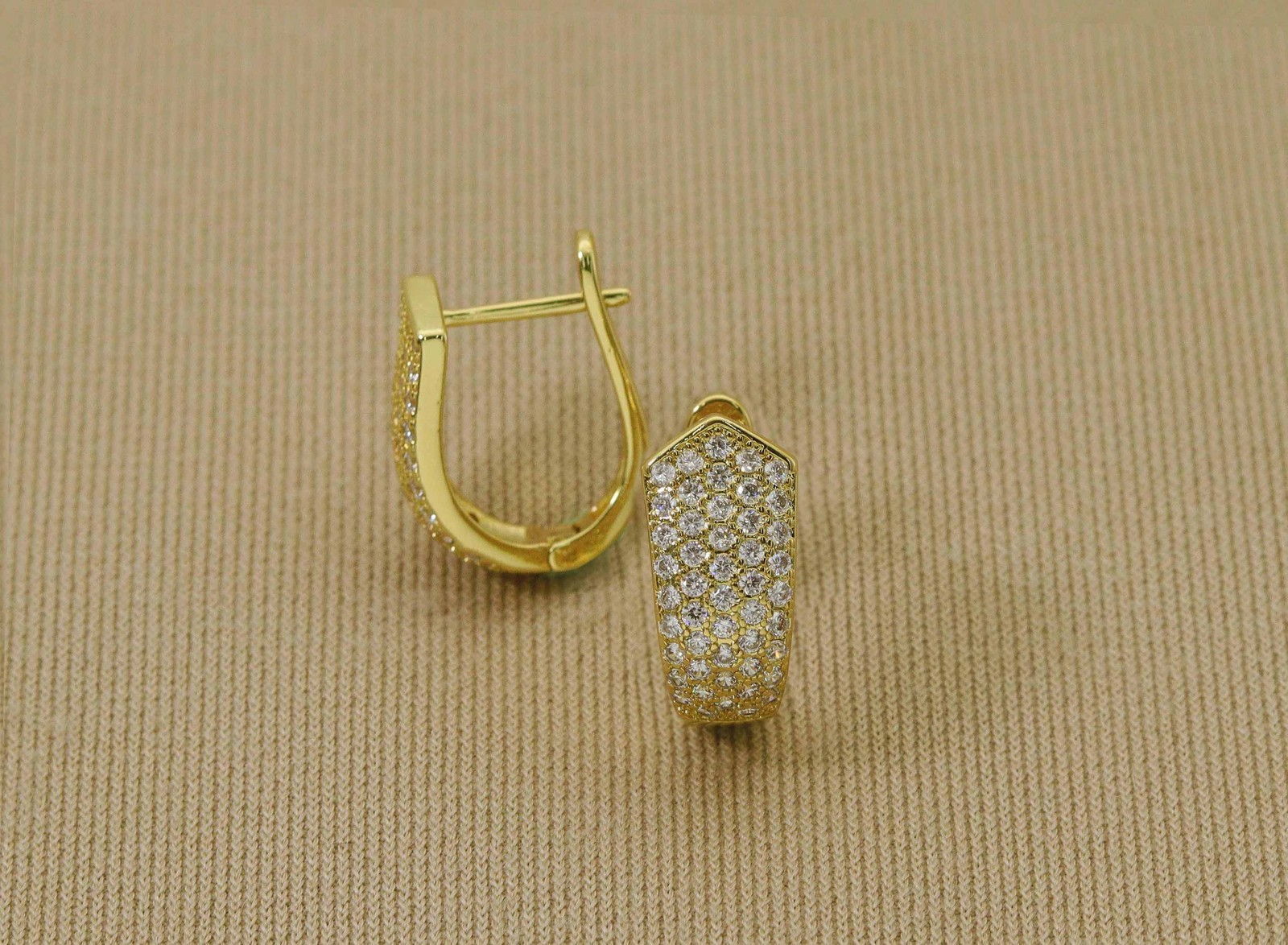CZ Latch Back Thick Arrow Earrings,Sku#Y610