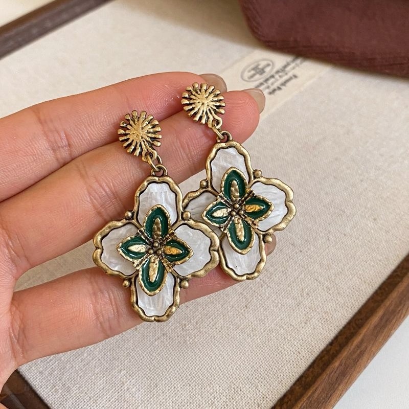 Vintage Drop Earrings Alloy Frame White Shell Enamel Simulated Dangle Earrings