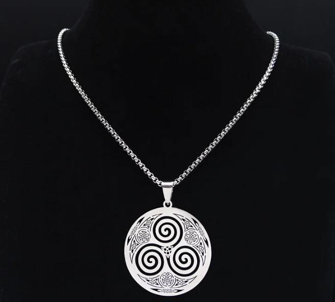 New Witchcraft Vortex Pendant Necklace Viking Triskelion Celtic Knot Spiral