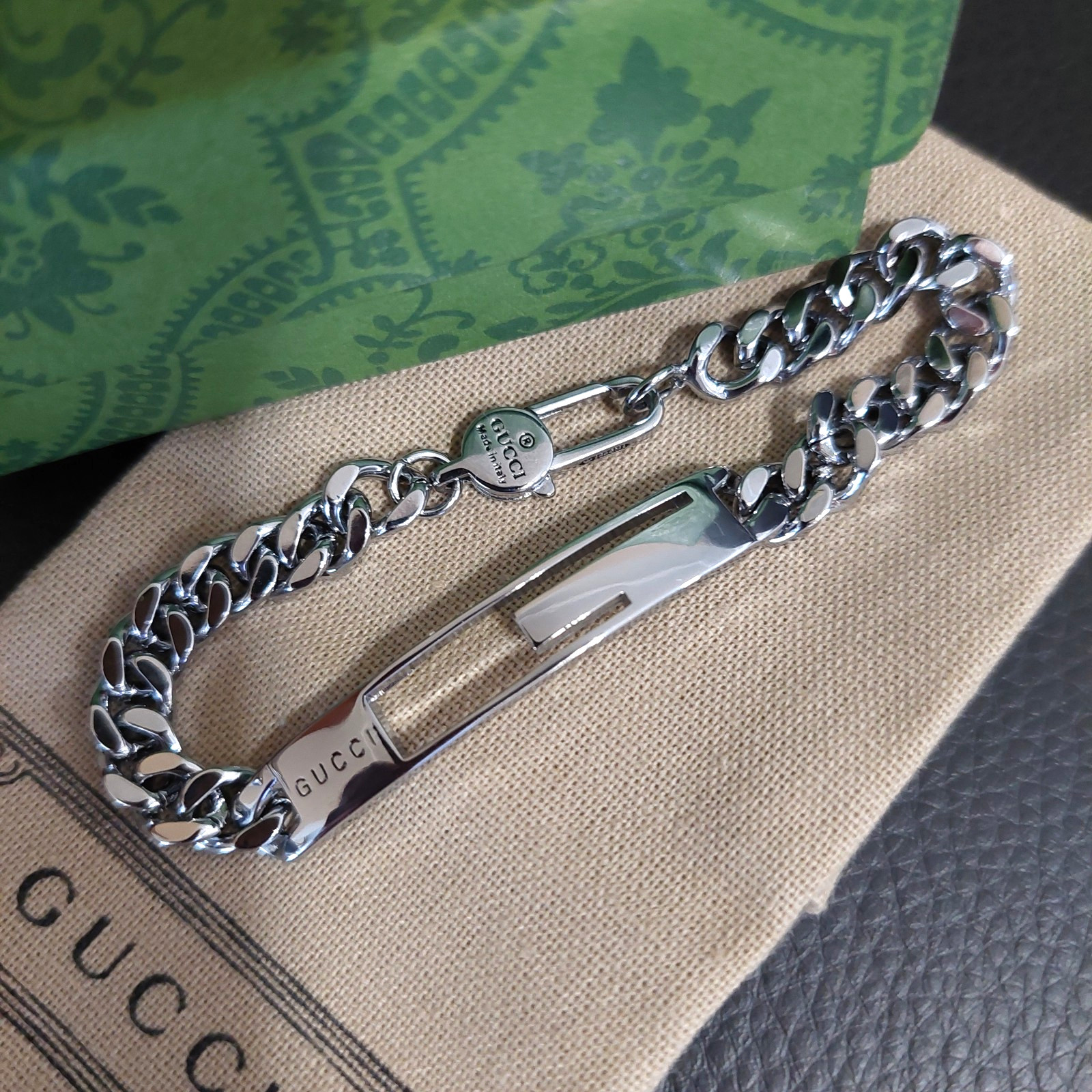 Gucci Silver Cutout G Chain Bracelet 7.5″