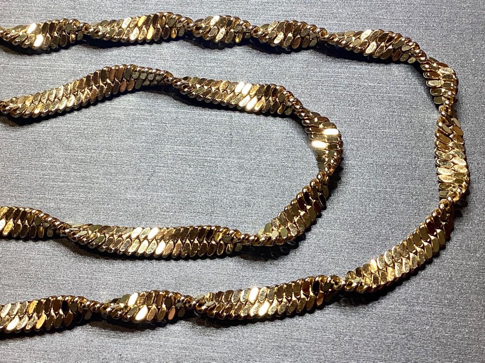 GIVENCHY 24” TWIST HERRINGBONE STYLE GOLD PLATED NECKLACE JEWELRY