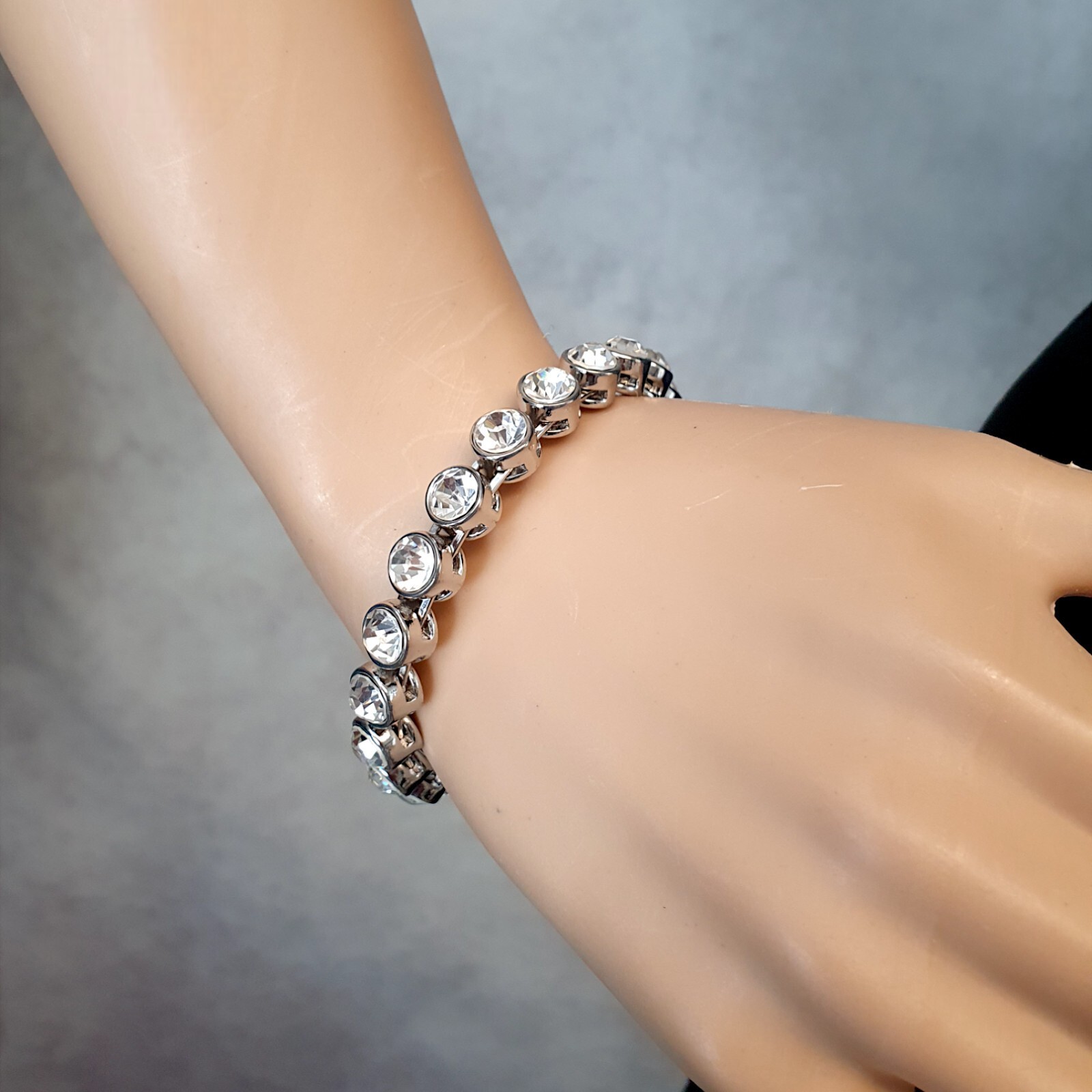 Chicos Silver Tone Clear Crystal Gemstone Bracelet Magnetic Ladies Size NWOT