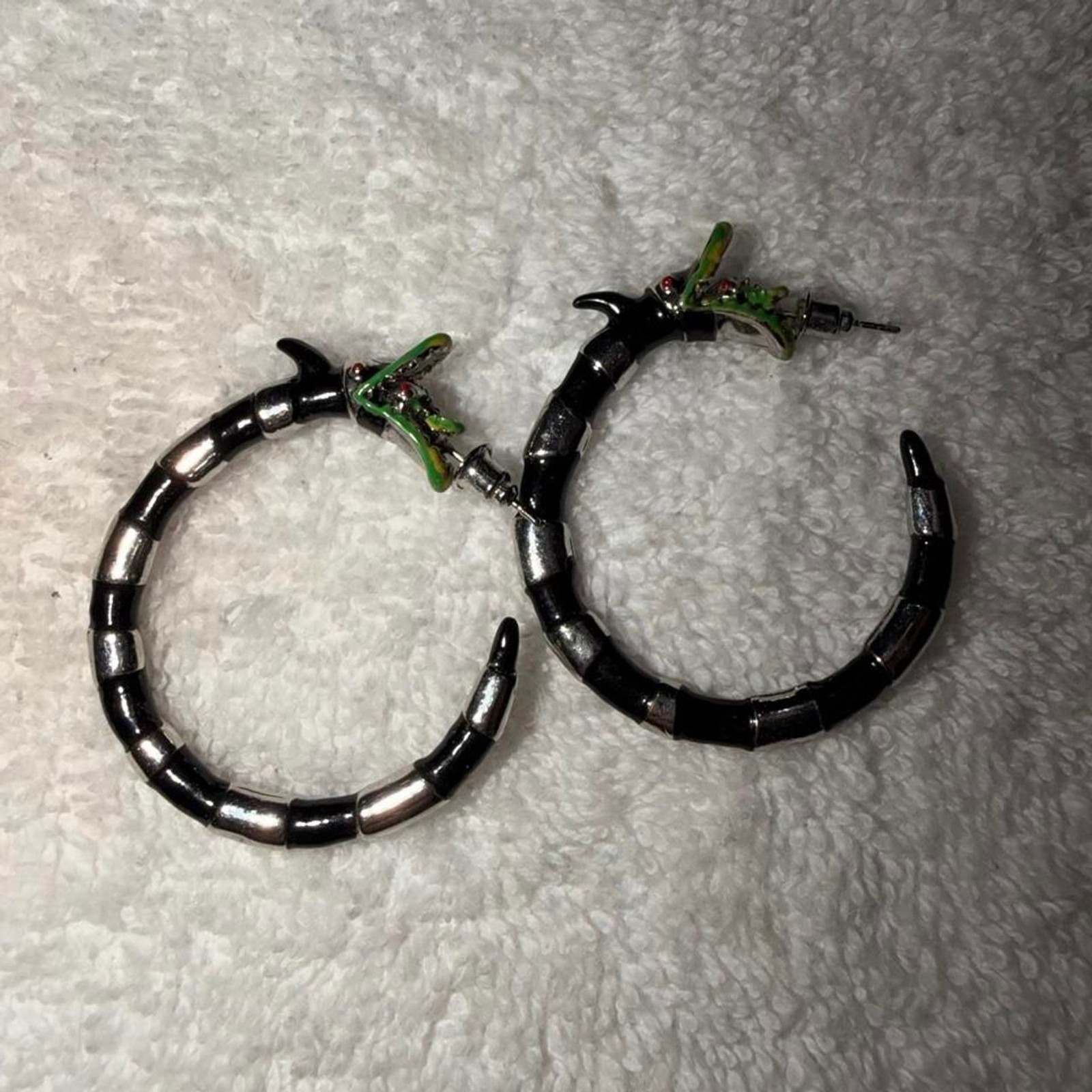 Unbranded Women’s Silver and Black Jewellery – Beetlejuice themed