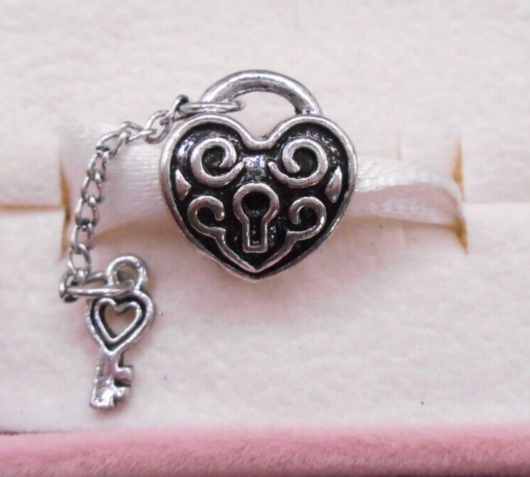 SILVER LOVE LOCK & KEY CHARM BRACELET SPACER BEAD & NECKLACE PENDANT GIFT POUCH