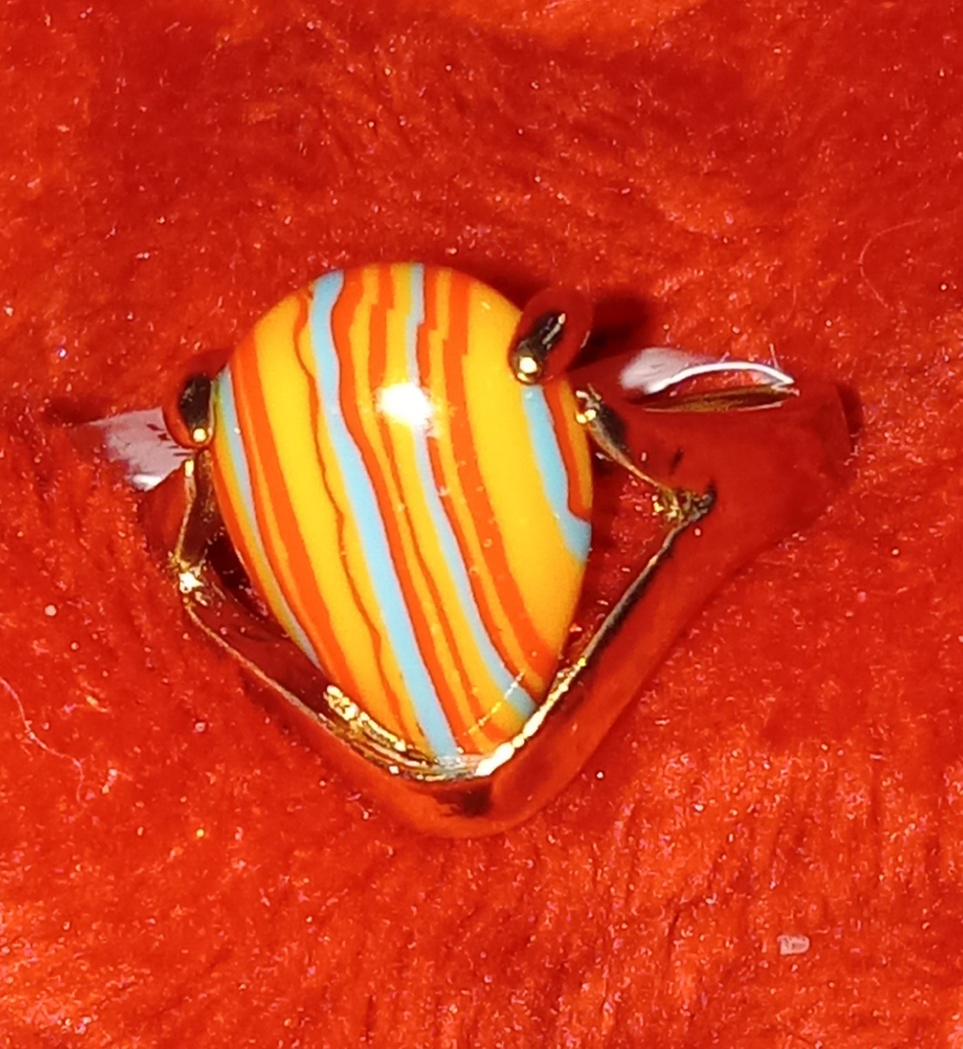 Unique Rainbow Stone Ring In Goldtone Size 8.5 New With Tag