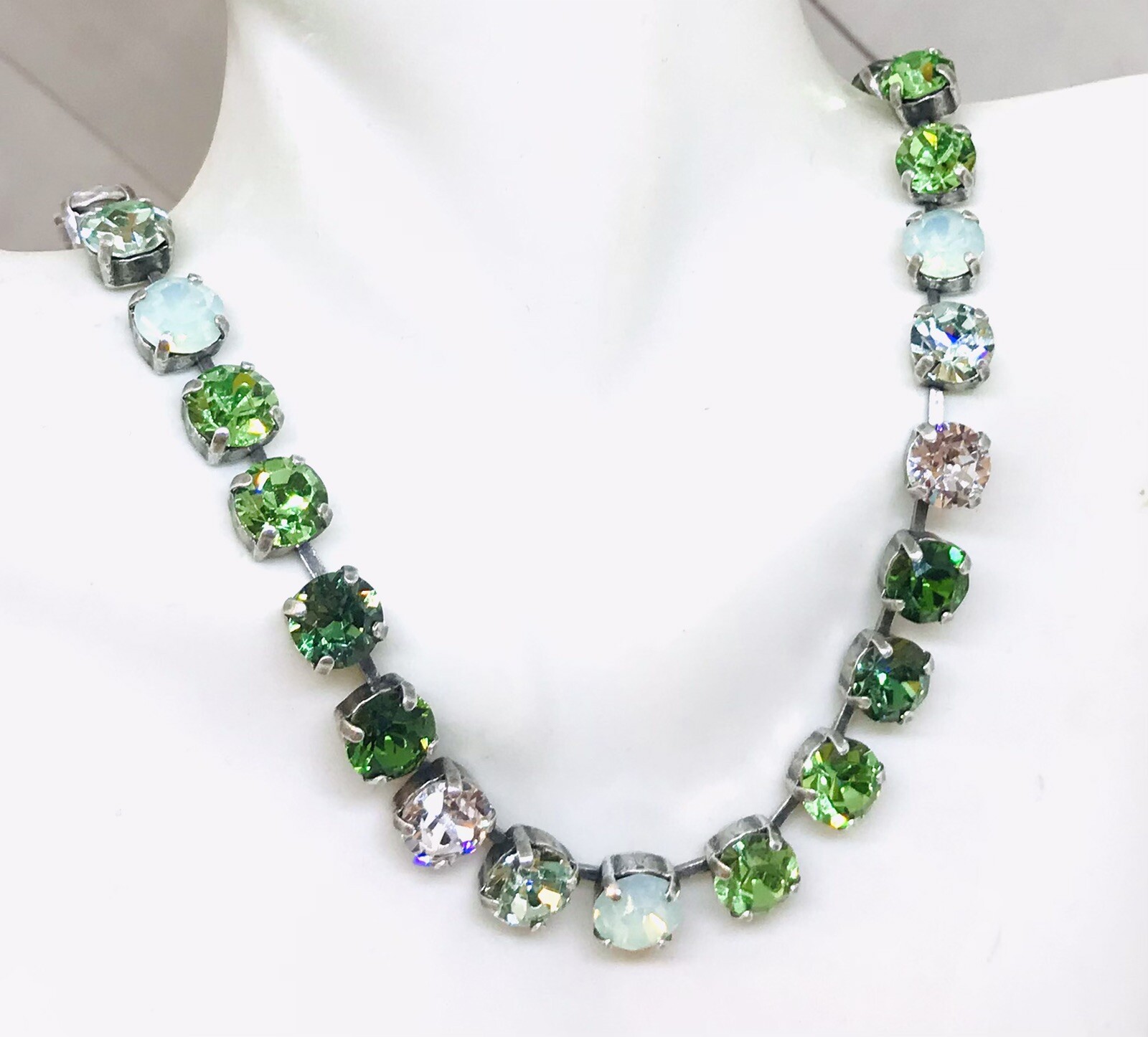 Mint GREEN Cup Chain Necklace with Crystal Elements GREEN CRYSTAL NECKLACE