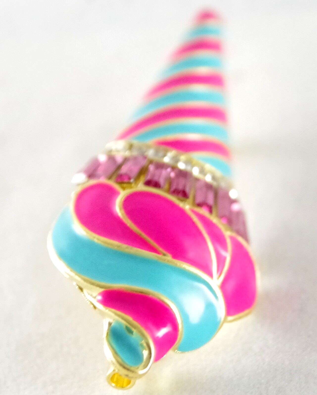 2 3/8″ NWOT RHINESTONE & ENAMEL PINK & BLUE STRIPED ICE CREAM CONE BROOCH PIN