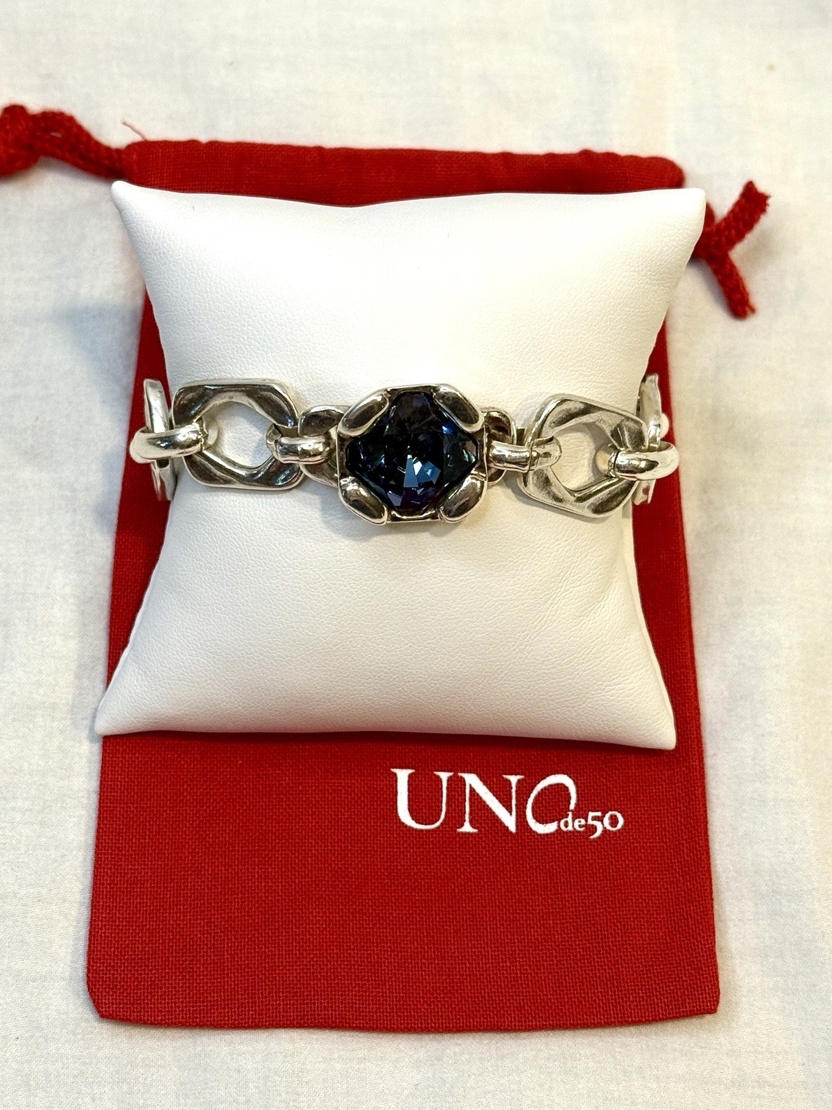 UNOde50 Silver Link Chain Bracelet w/ Blue Crystal