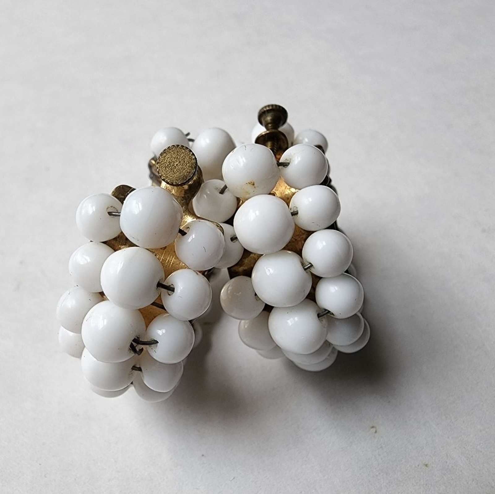Vintage screwback white beaded earrings 1950s lightweight