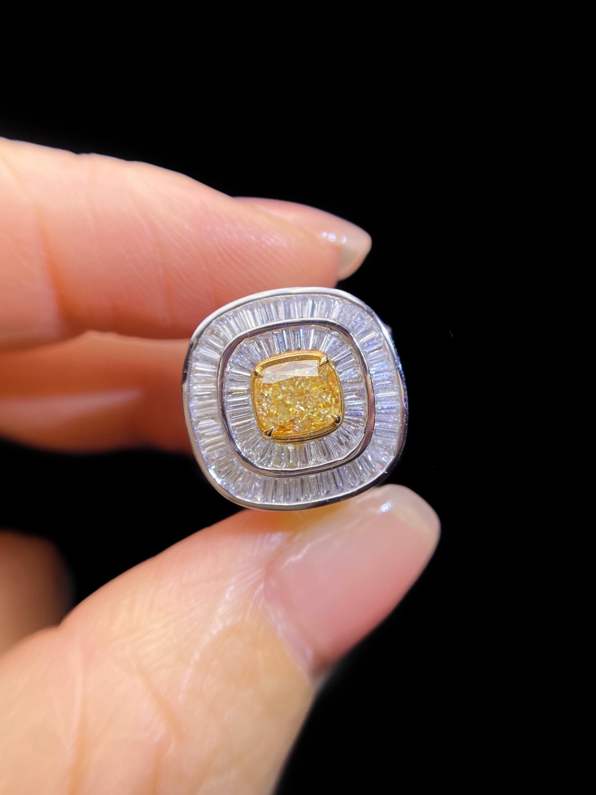 Lab-Grown Fancy Vivid Yellow Diamond Ring 1 CT in 14K White Gold