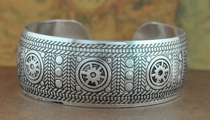 Classi Cuff Bracelet Tibetan Silver Plated Carved Flower Animal Opening Bangle