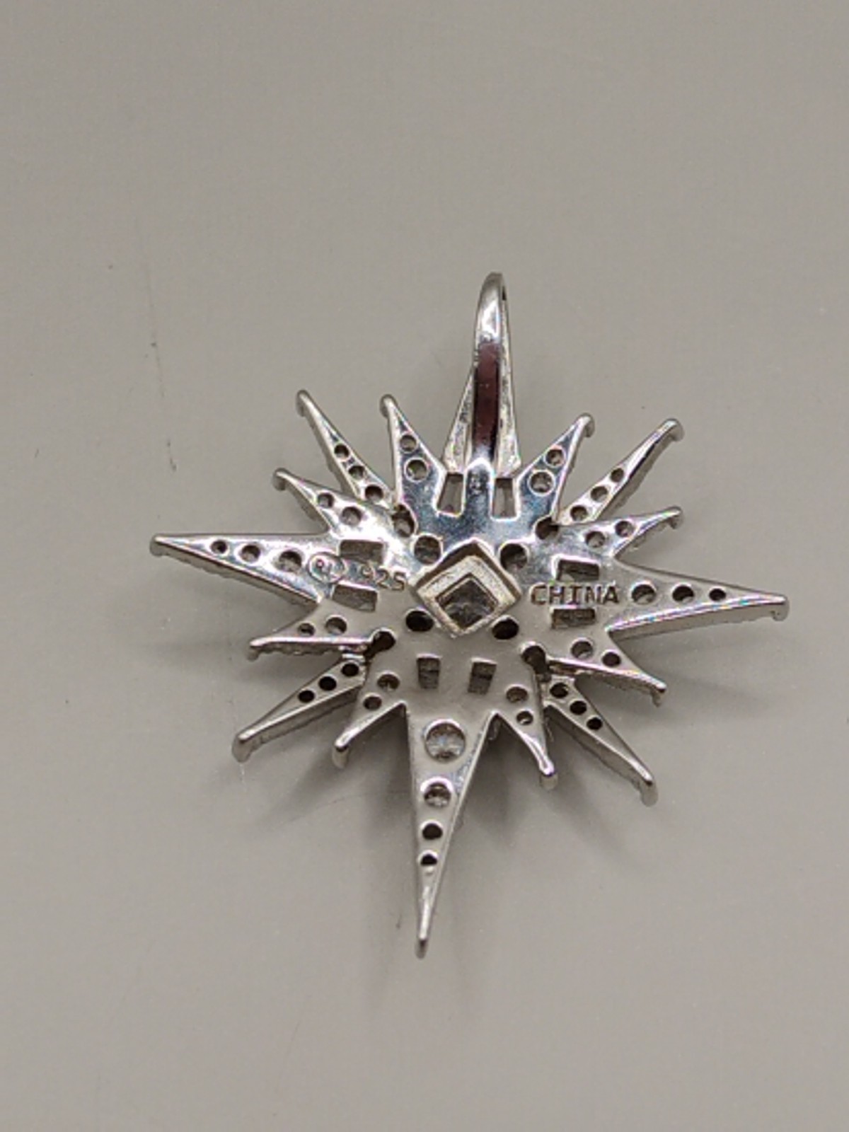 RL Sterling Silver CZ Round Stones Baguette Pendant Missing 1 Stone 2.2g Scrap