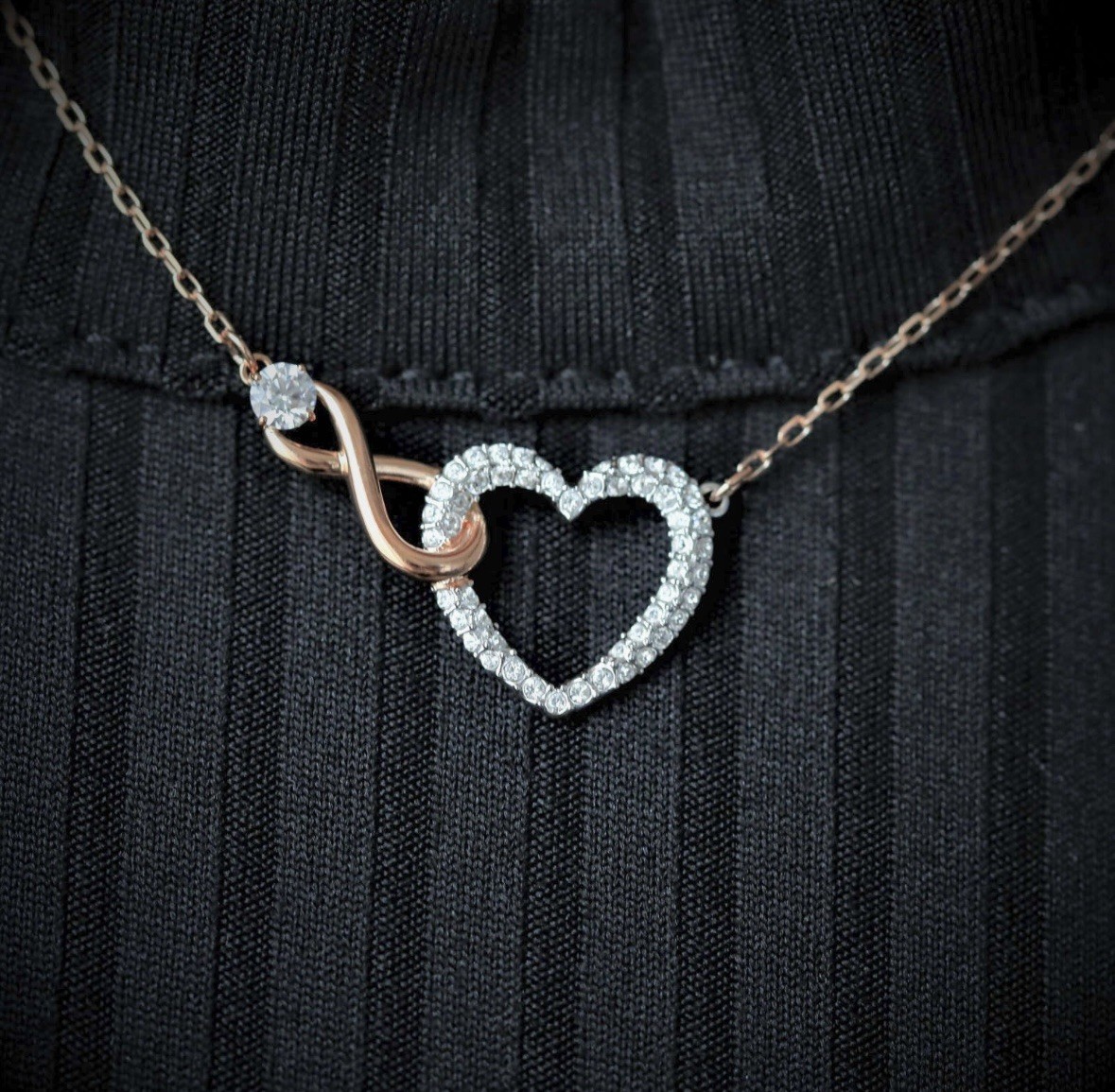 Swarovski Women’s Infinity Mixed Metal Heart Pendant Necklace Size One Size