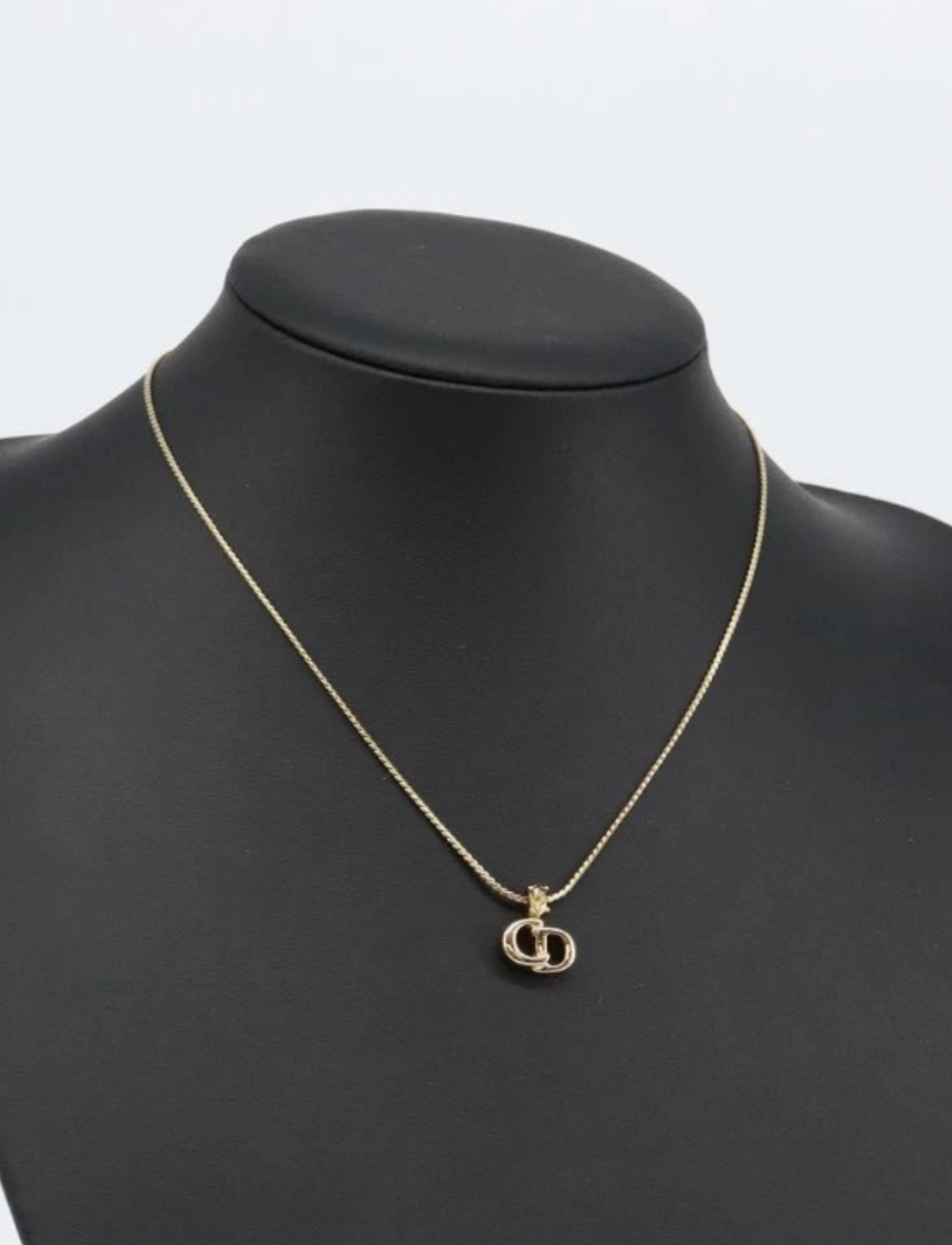 Christian Dior Necklace metal Gold Auth sw1621