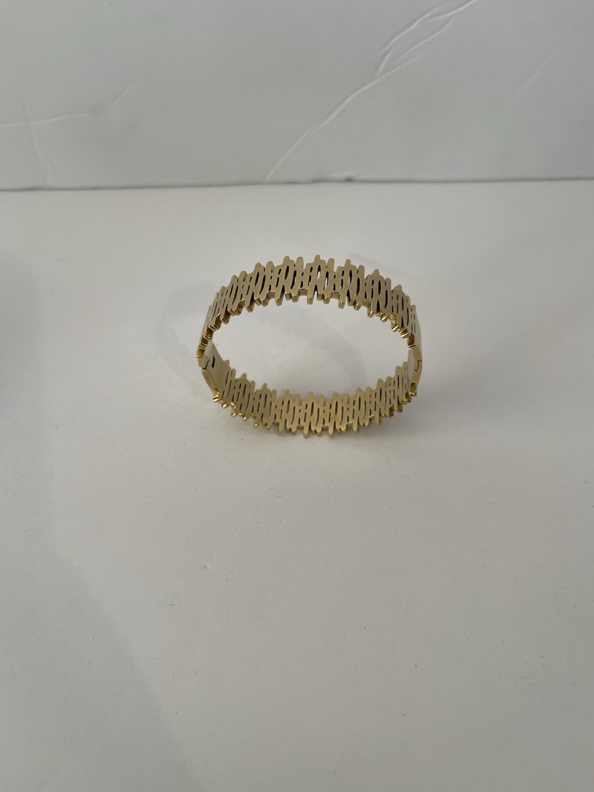 Bold Gold Tone Stainless Steel Geometric Wristlet Bracelet Large 10”