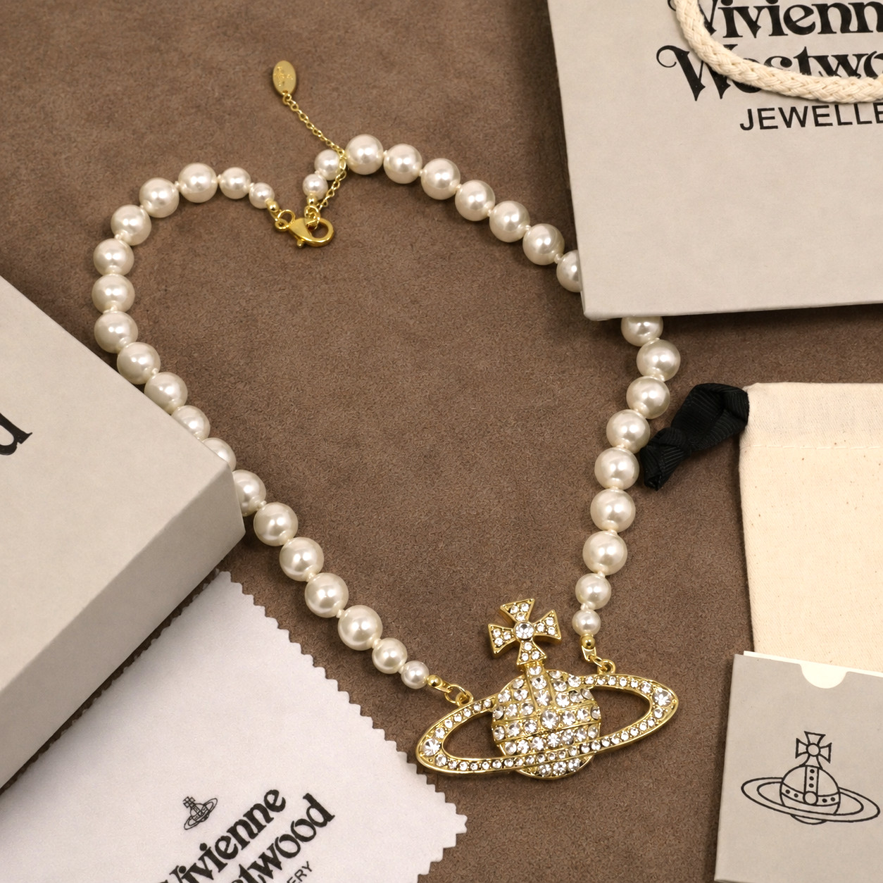 Vivienne Westwood Necklace Single Row Pearl Large Gold Orb Pendant With Box