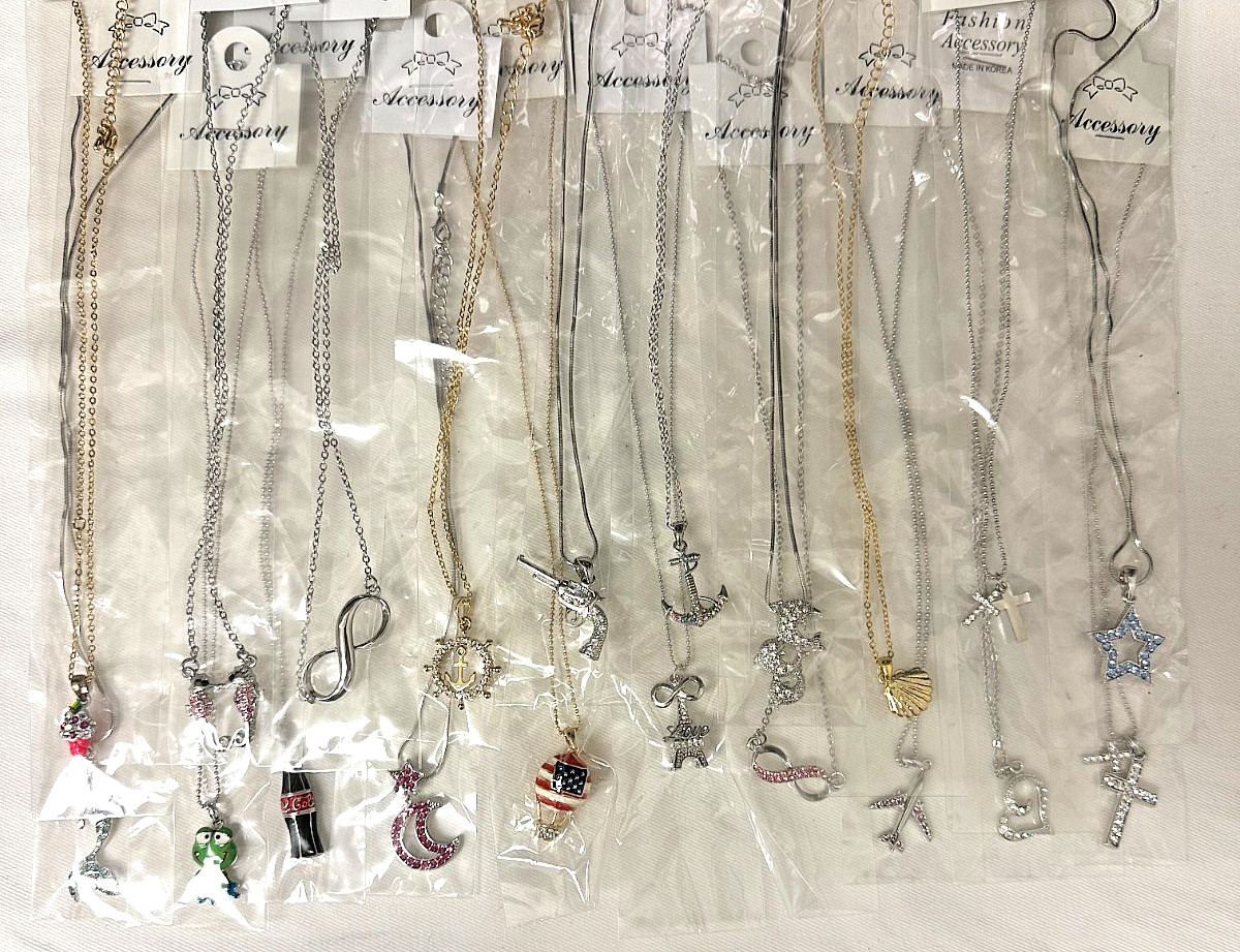 New 20pcs Crystal Charm Pendant Necklace Jewelry #119 Pistol Moon Frog Cola Star