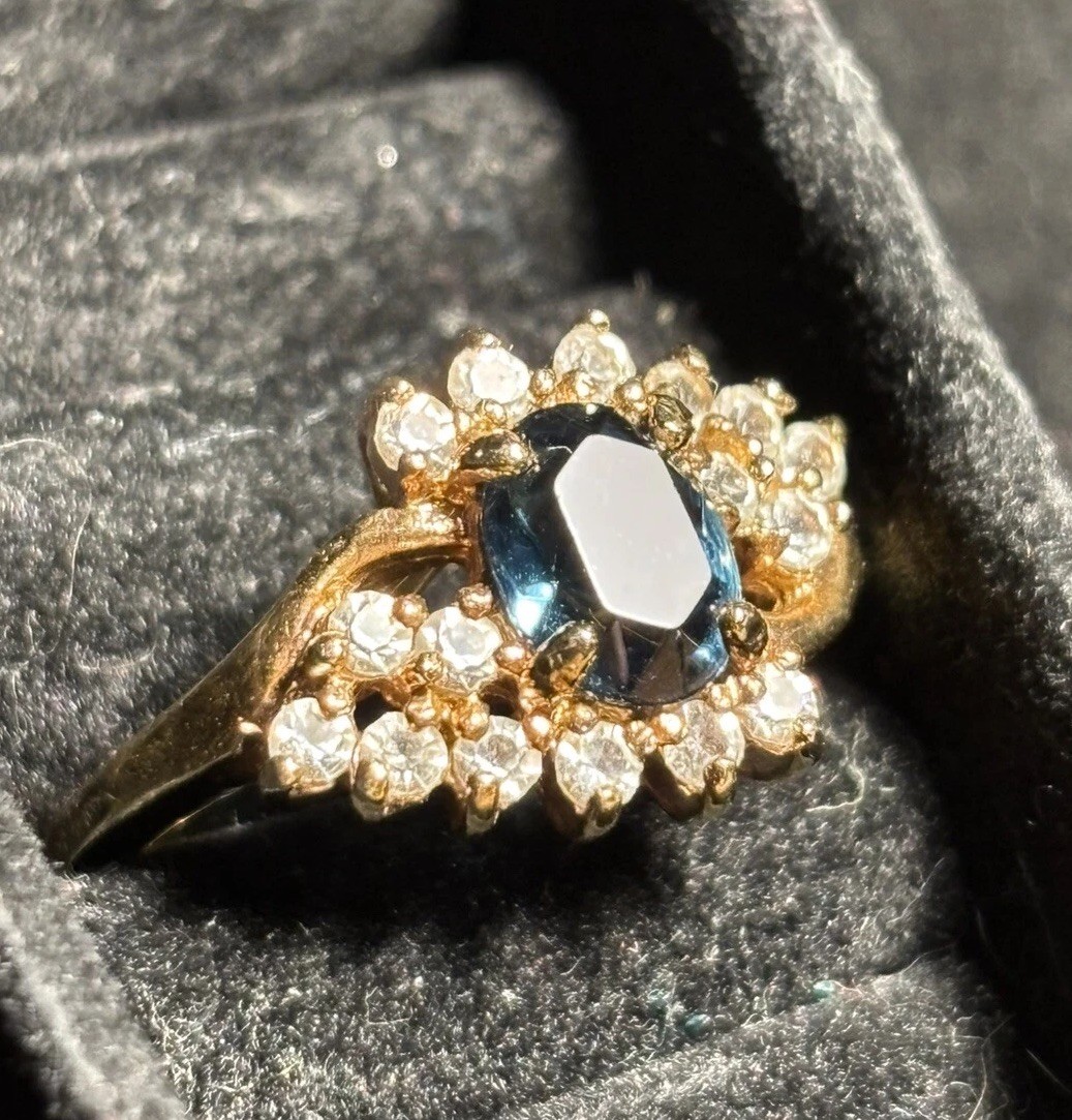Cocktail Ring Faux Faceted Blue & Clear CZ Stones Elegant Sz 7 Gold Toned