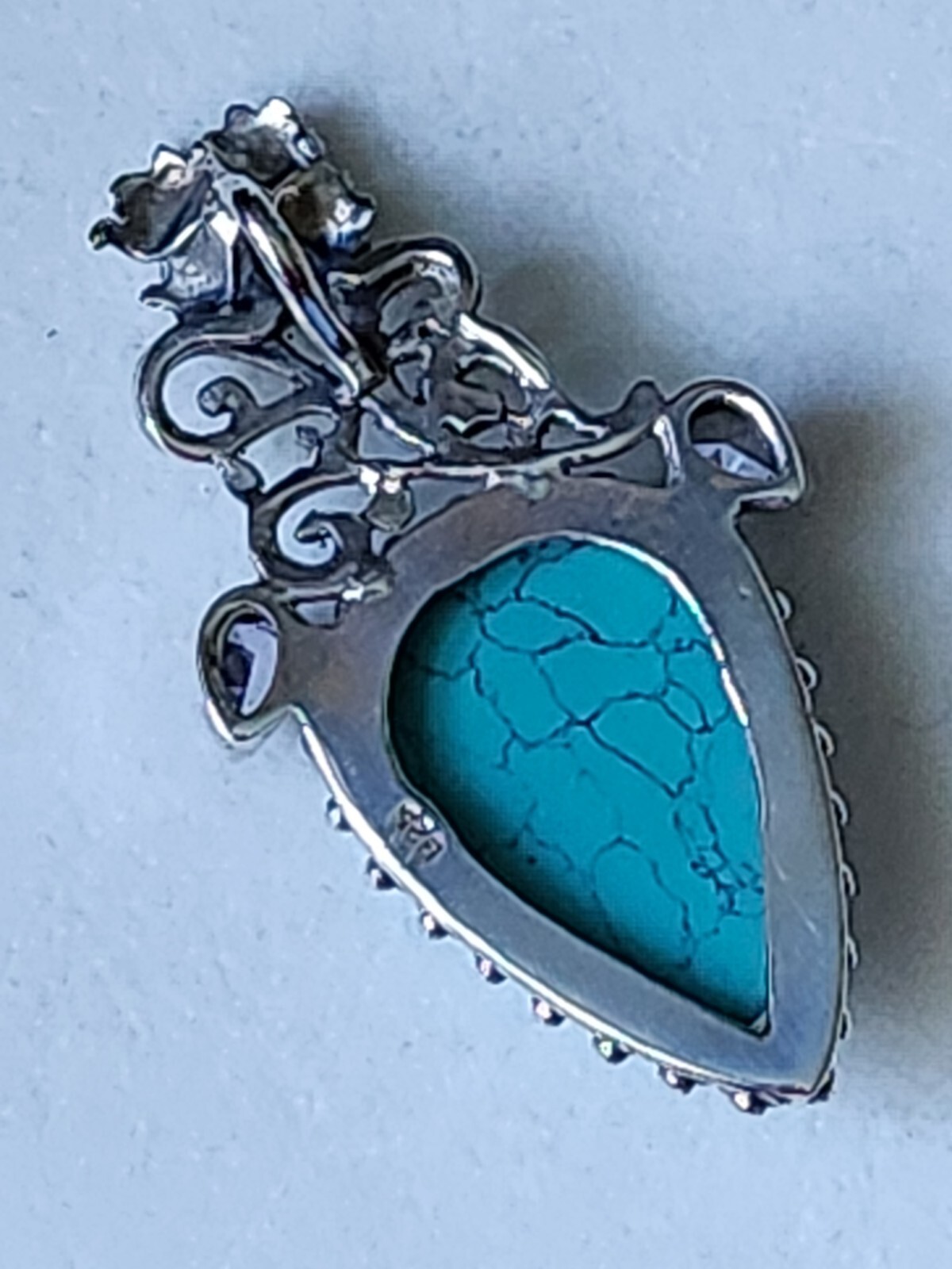 STERLING SILVER TURQUOISE PENDANT, 17 GRAMS