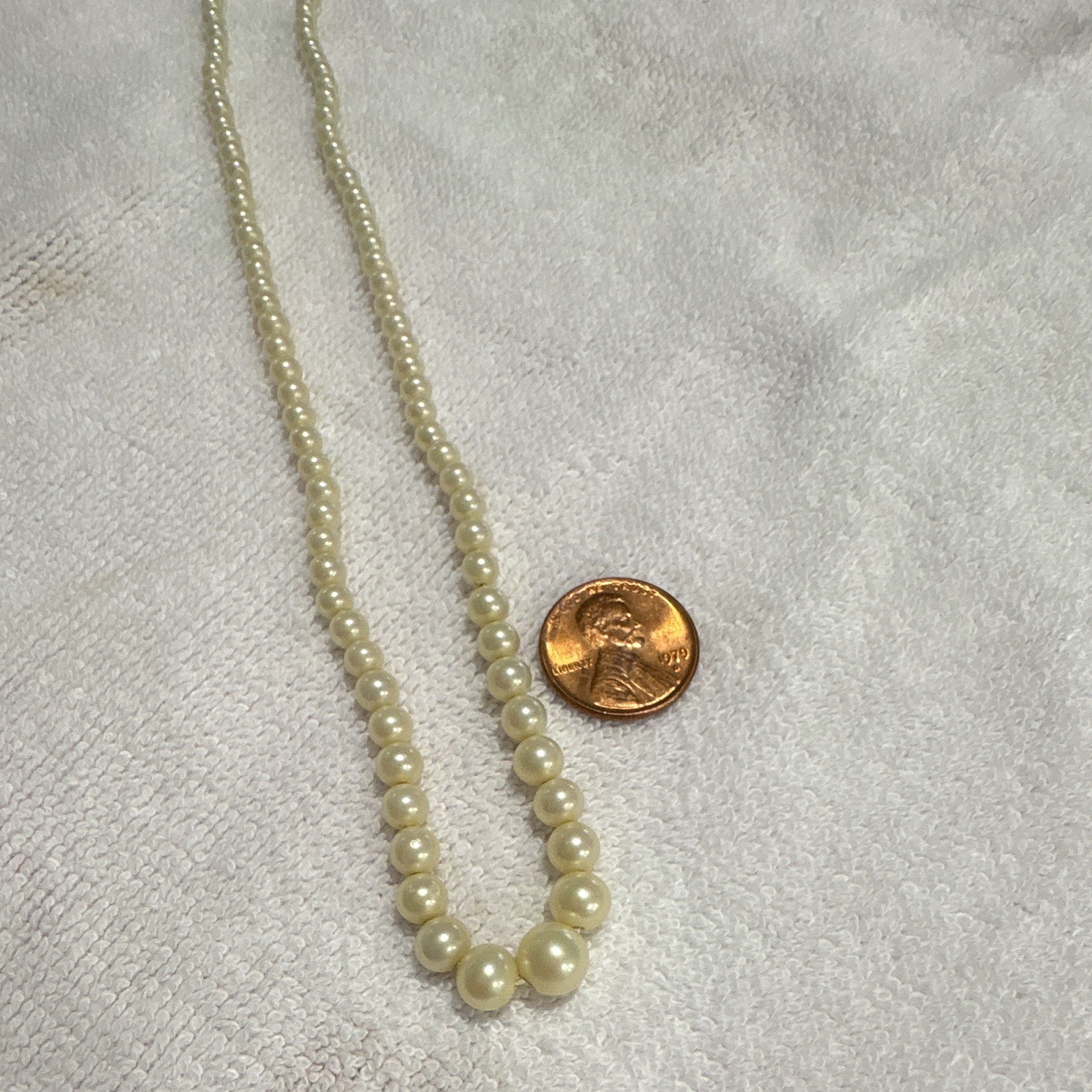 White Round Pearl Beaded Necklace Ball/Bead Chain Hook Clasp vintage