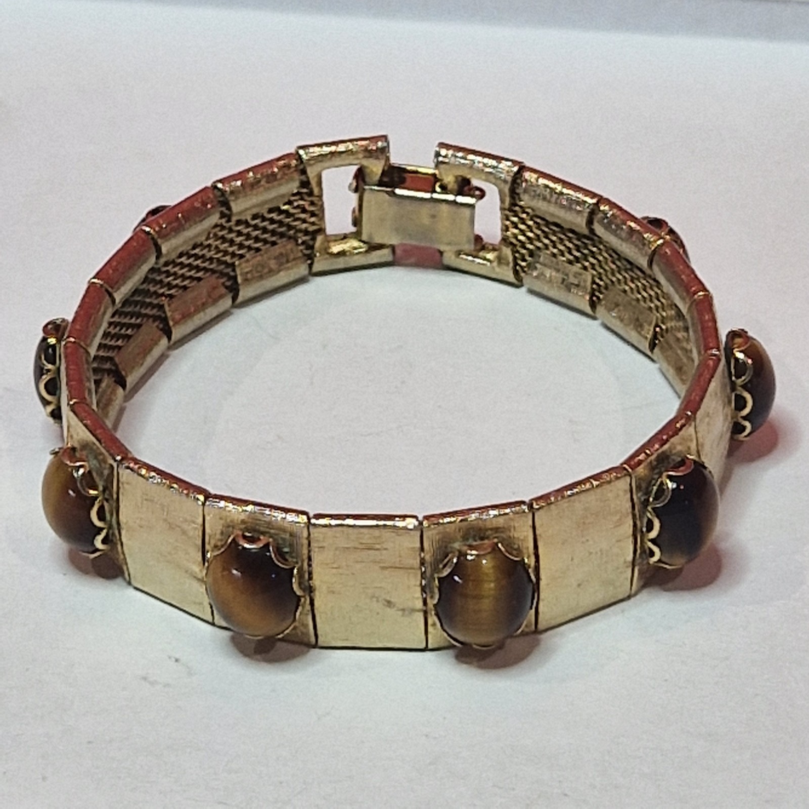Vintage Bracelet Gold Tone Oval Cabochon Tigers Eye ? 18.5cm long