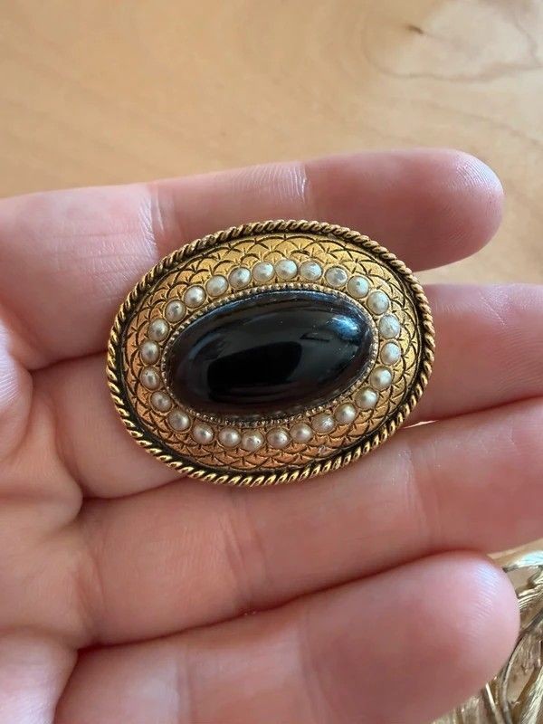 Four Vintage Designer Brooches – Sphinx, Lisner, Sarah Coventry and Jewelcraft