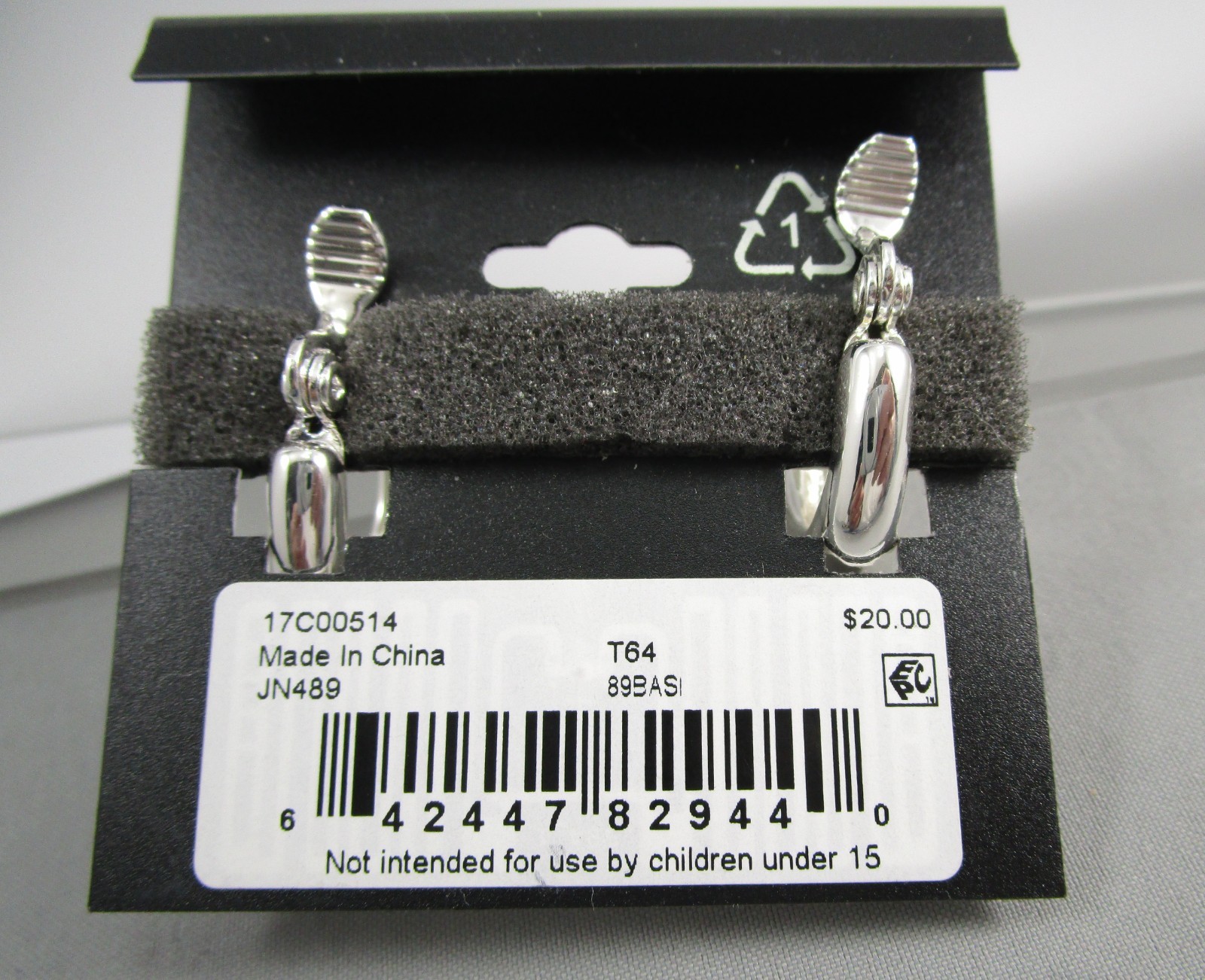 NWT NAPIER Silver Tone 1 1/4″ Hoop EZ Comfort Clip on Earrings 179J