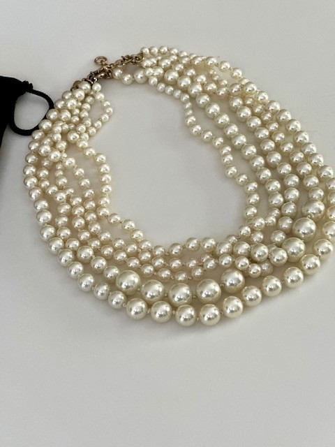 JCrew Faux Pearl Necklace – excellent condition