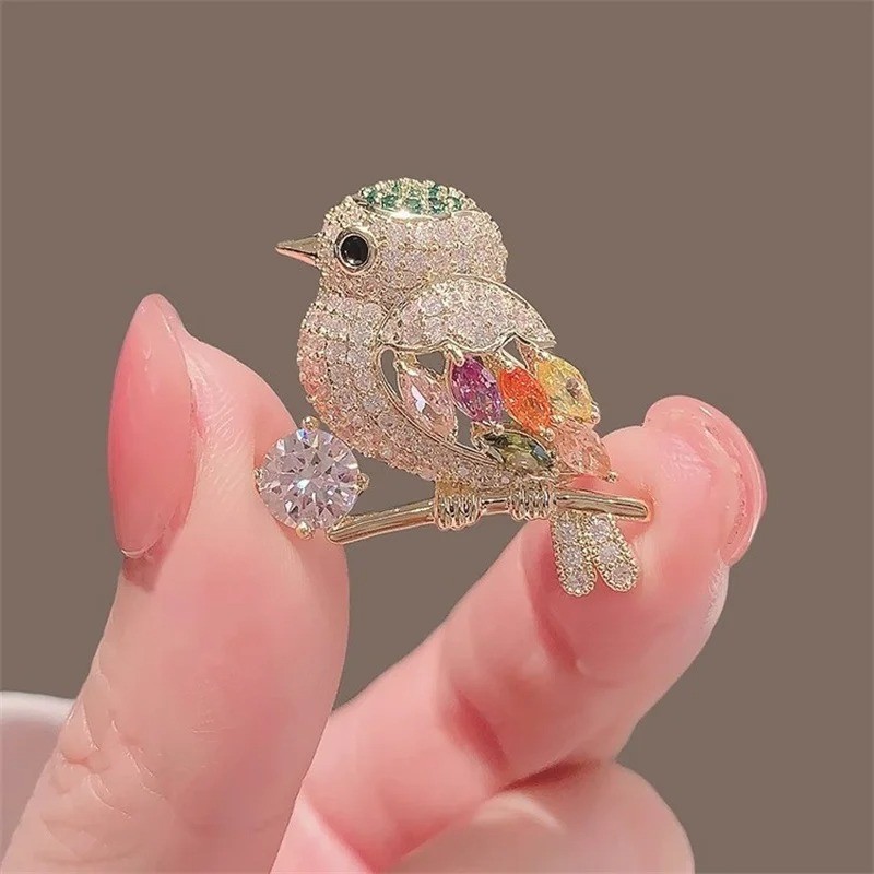 Sparkling Magpie Bird Brooch Pin-Rhinestone Crystal Jewelry for Women Dress/Coat
