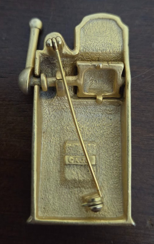 Pin AJC Slot Machine Twenty-Five Cent with Moveable Handle 2.25 Inches Brooch
