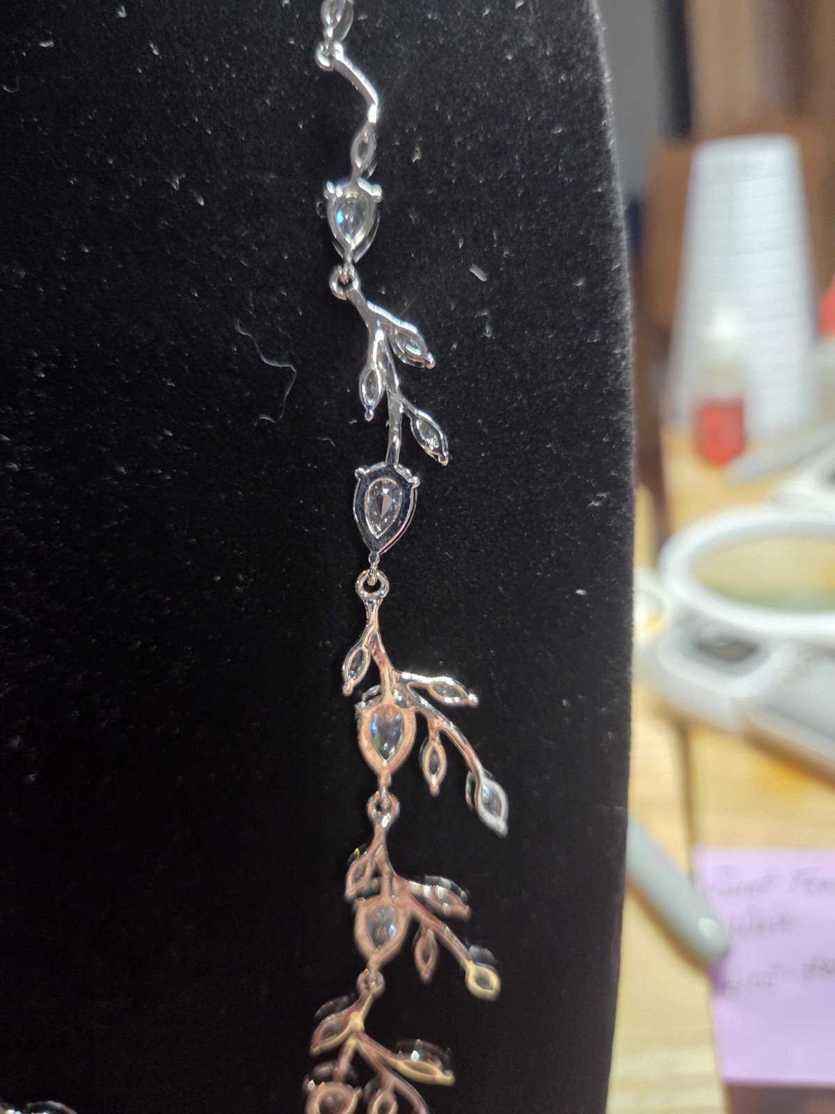 Stunning 18″ Crystal Leaf Vine Necklace Silver Tone Clear Crystal Leaf Open Back