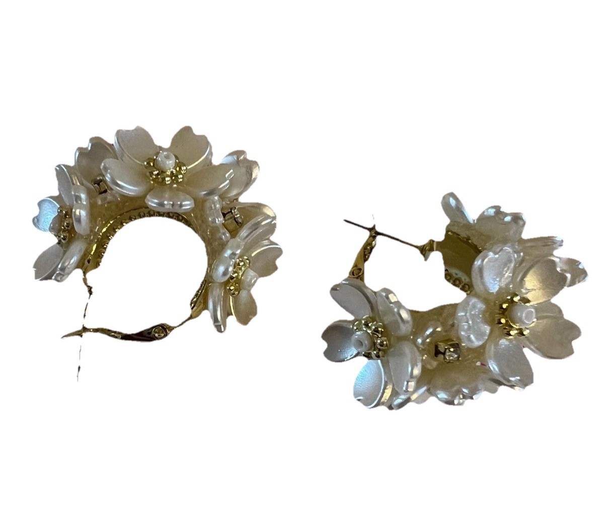 Piper.k Earrings Loop Flower Blossom Mother Of Pearl Gardenia Huggies New