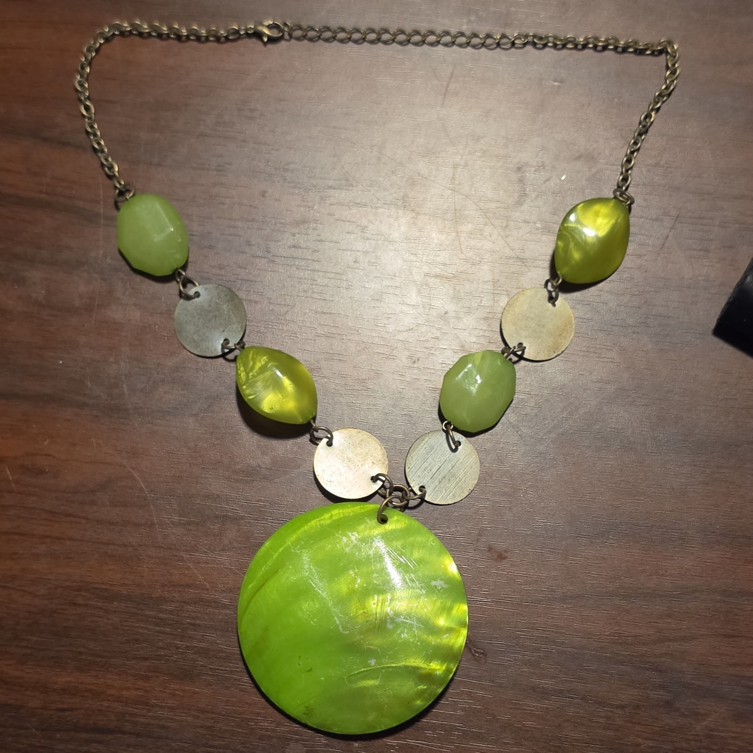 Silver Tone Cable Chain Pendant Necklace Green Shell Round Charm Lobster Adj