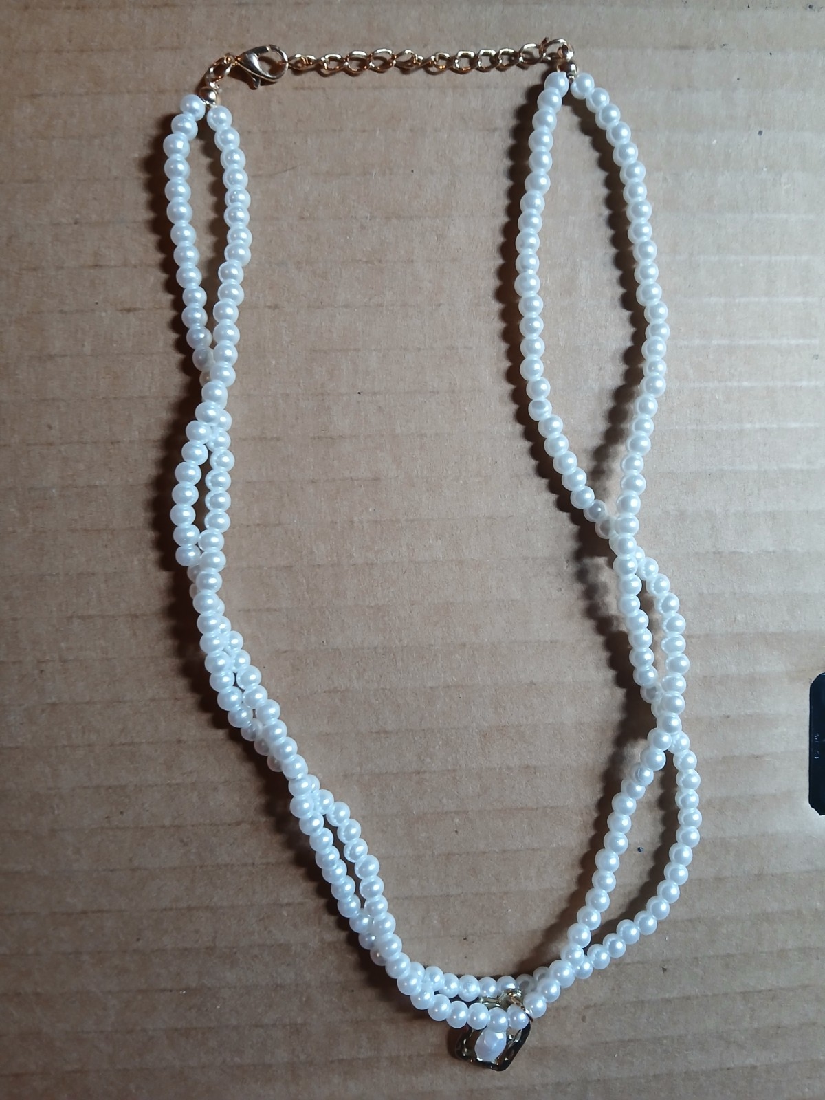 White Simulated Pearl Beaded Necklace Gold Tone Cable Chain Adjustable Lobster