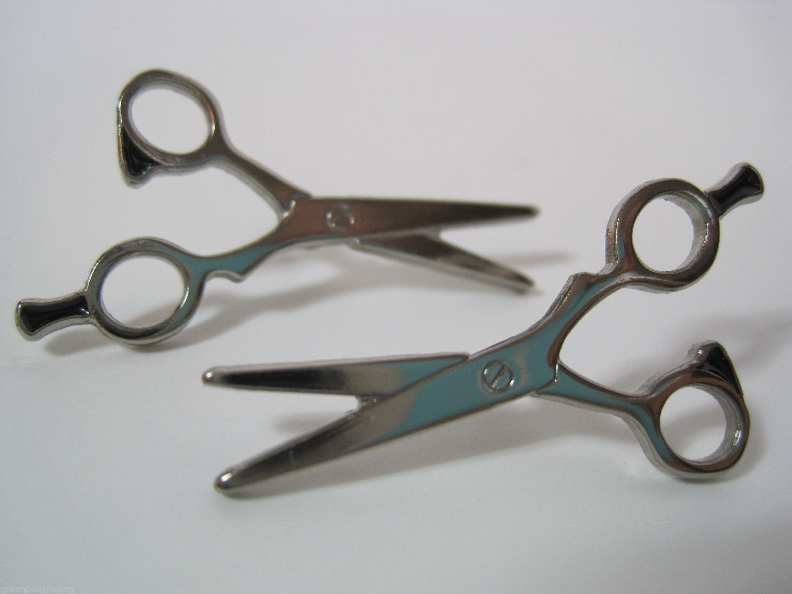 Hair Stylist Scissors Pin 1.5 x .75″ Barber Hairdresser Brooch Silver Metal 24pc