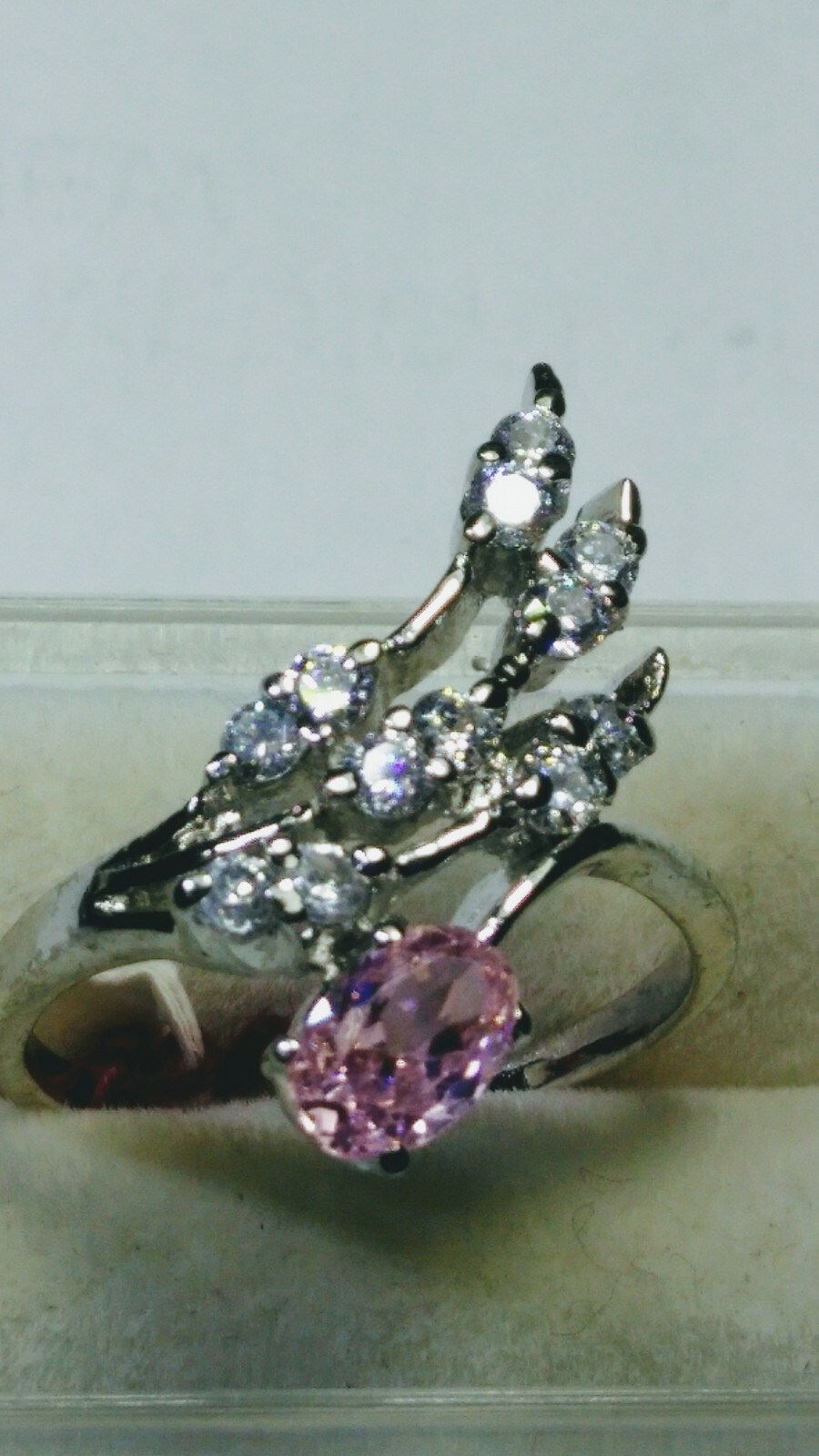 ALLURING DESIGNER CZs SET RING IN STERLING SILVER.925 RING SIZE 5.75-6.0