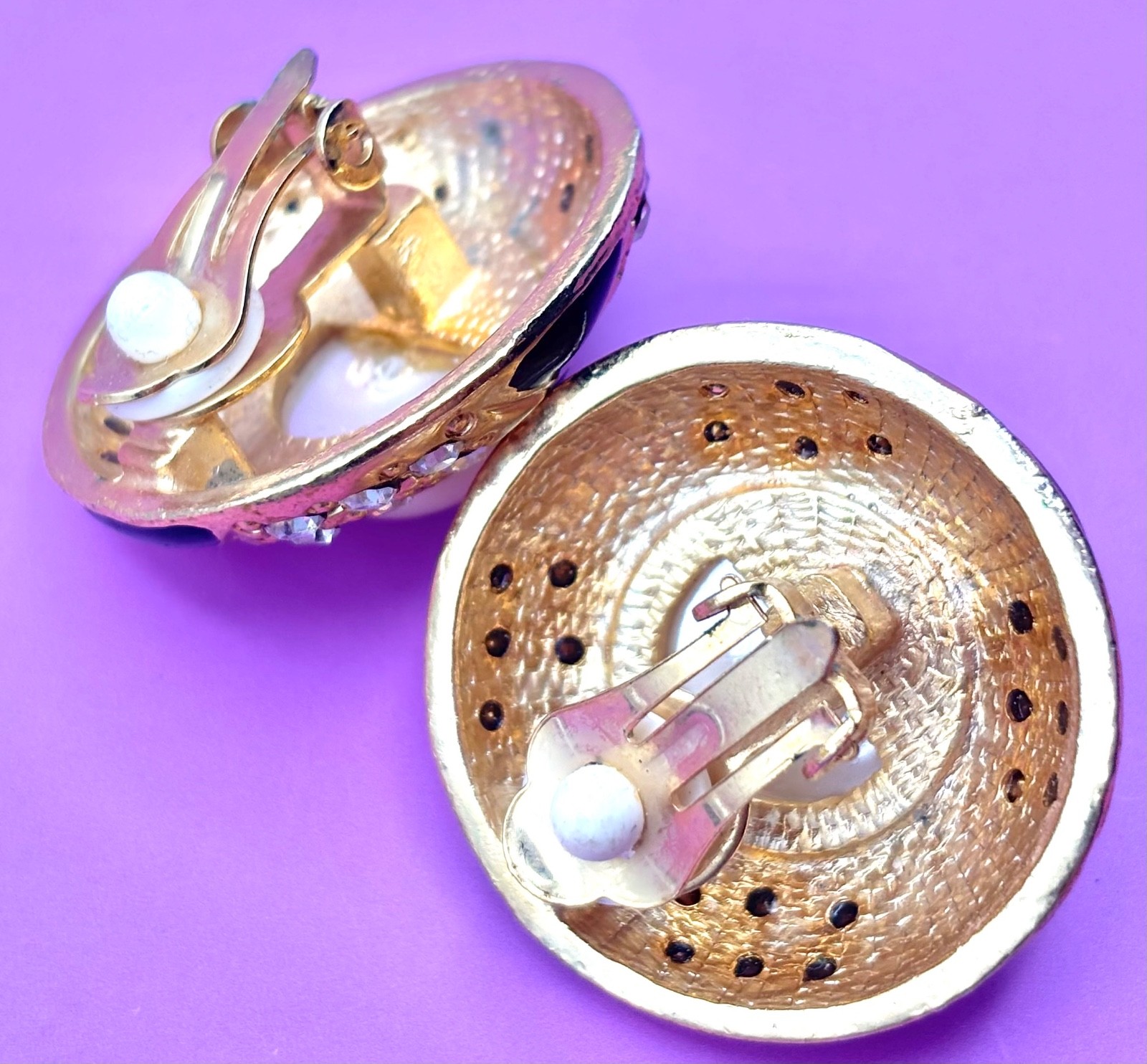 Showy 1980s vintage rhinestone clip on EARRINGS~Elegant Fashion~Faux Pearls