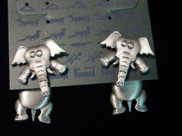 “JJ” Jonette Jewelry Silver Pewter ‘ELEPHANT 3-D’ Pierced Earrings