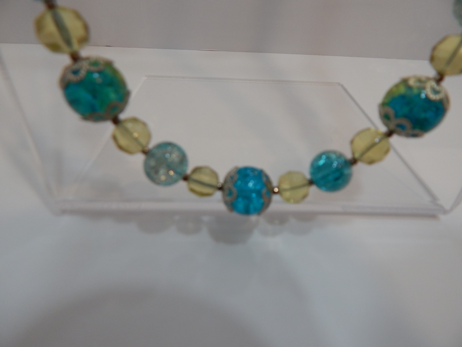 necklace women 27in Blue/Green Cracked glass with silvertone bead caps (A3)