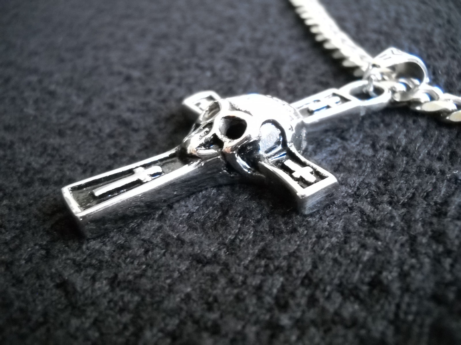 Stainless Steel Gothic Skull Cross Biker Pendant Necklace with 22″ Chain