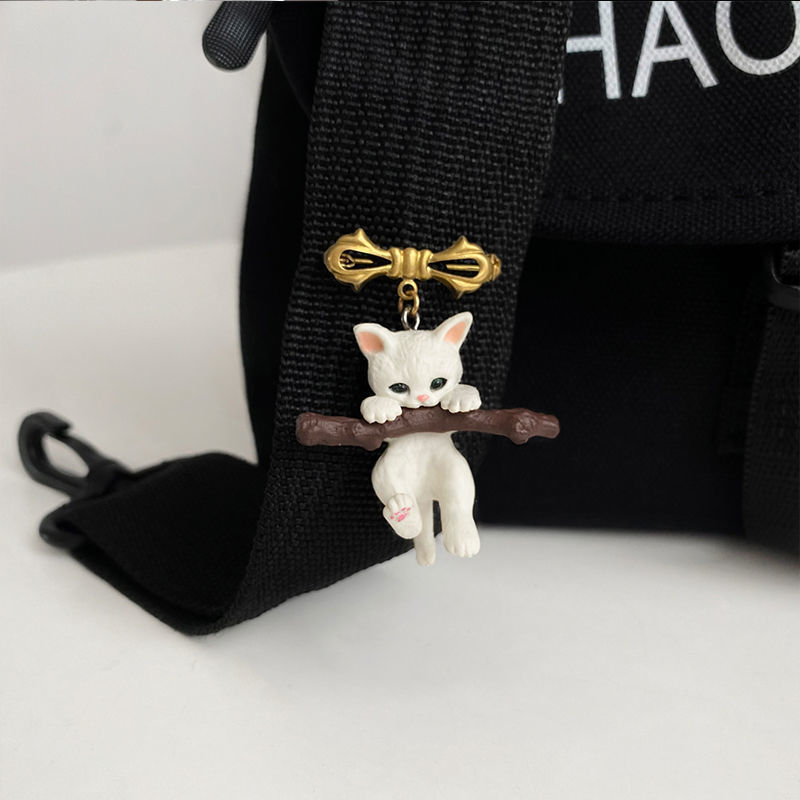 Cartoon Kitten Brooch New Trendy Personality Female Cute Badge Accessories Pin