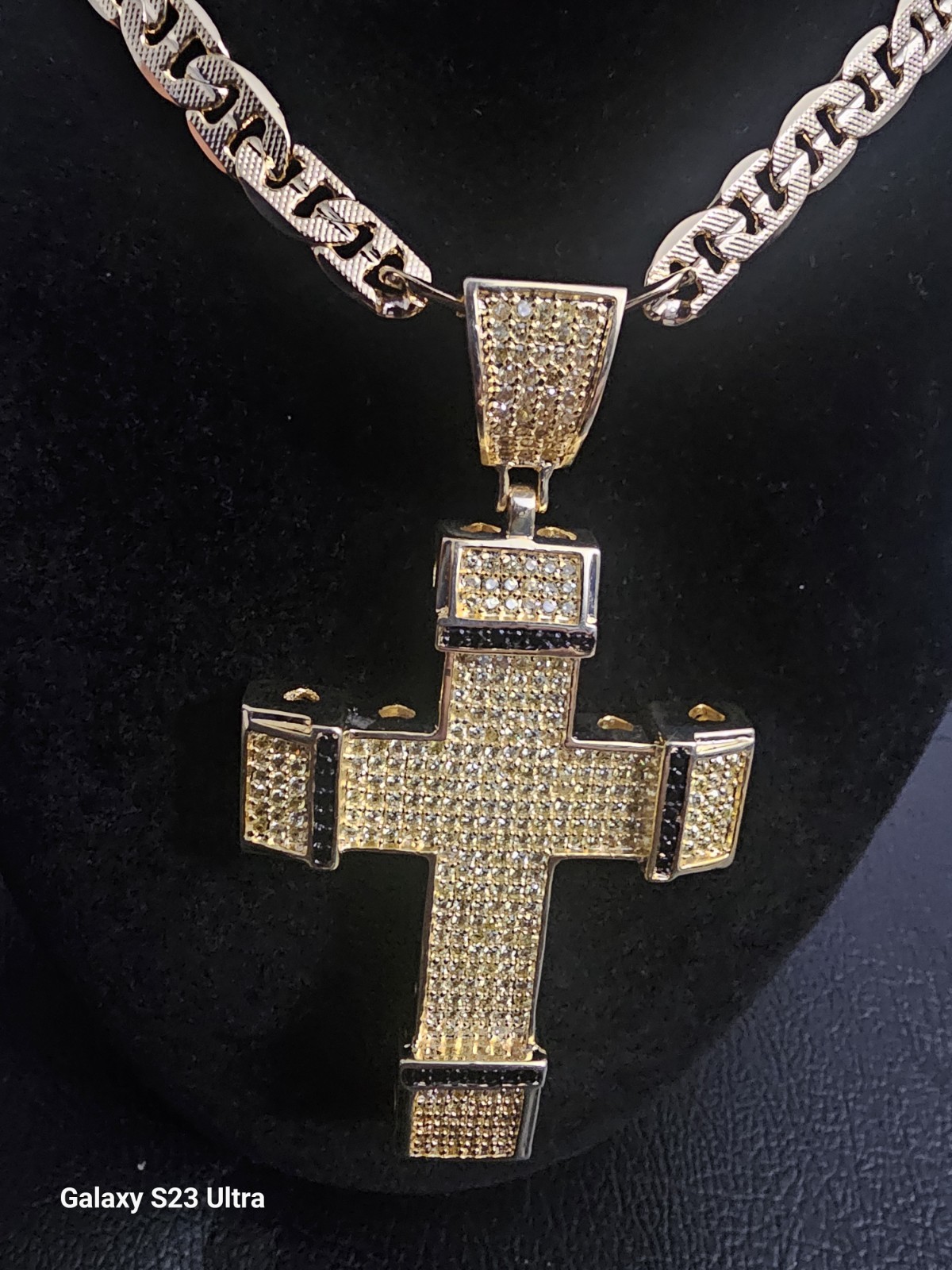 30in.14K-Gold-Plated brass-8.2mm Frosted Mariner Chain w/LARGE CZs Cross Pendant