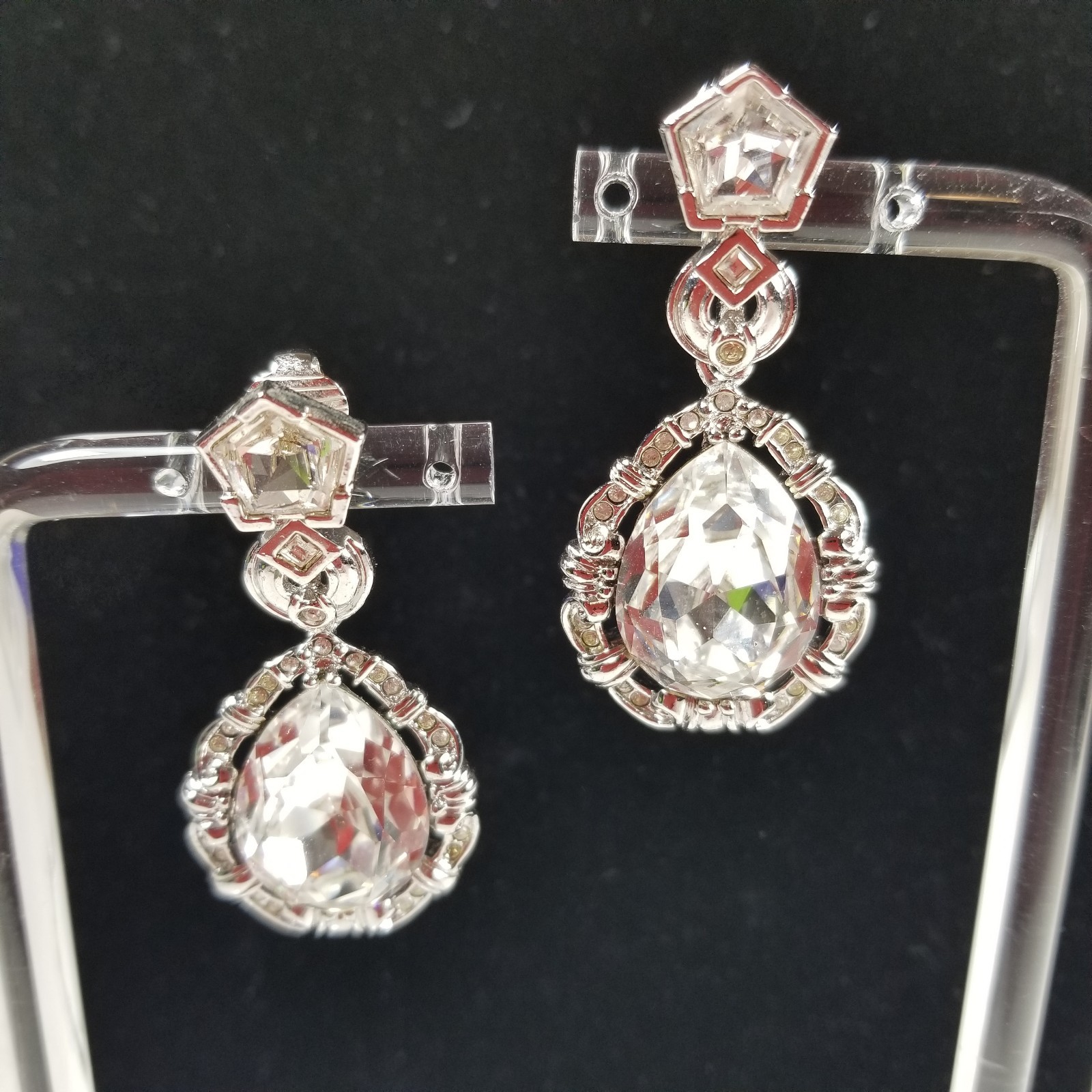 Avon Smithsonian Marie Antoinette Pendant 16 1/4” Necklace Clip Earring Set VTG