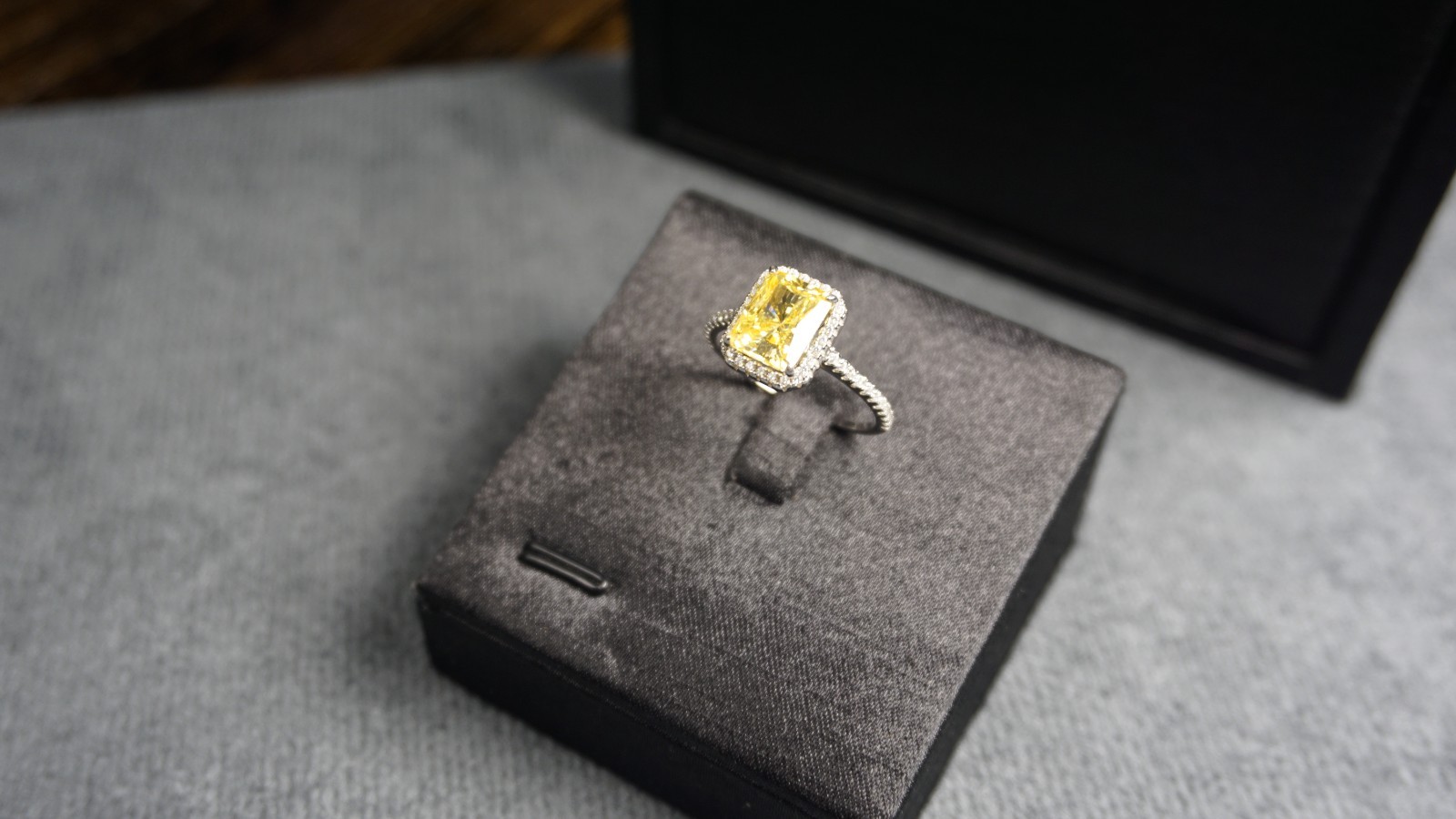 Stunning Womans Jewelry Lab-Created 3CT Princess Cut Yellow Diamond Ring