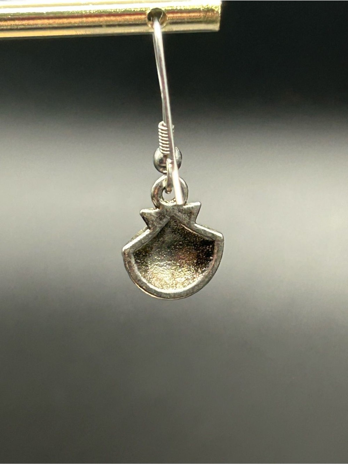 Silver Tone Scallop Seashell Dangle Earrings Coastal Beachy