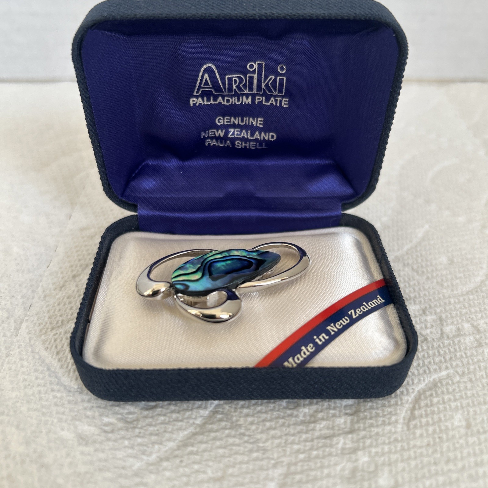 New In Box Arika Palladium Plated Genuine New Zealand Paua Shell Brooch